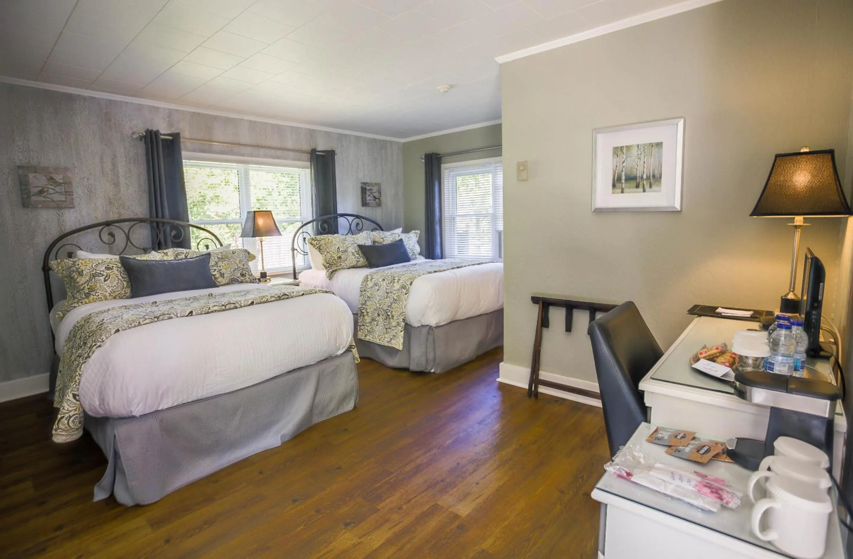 Bed in The Woodview Inn