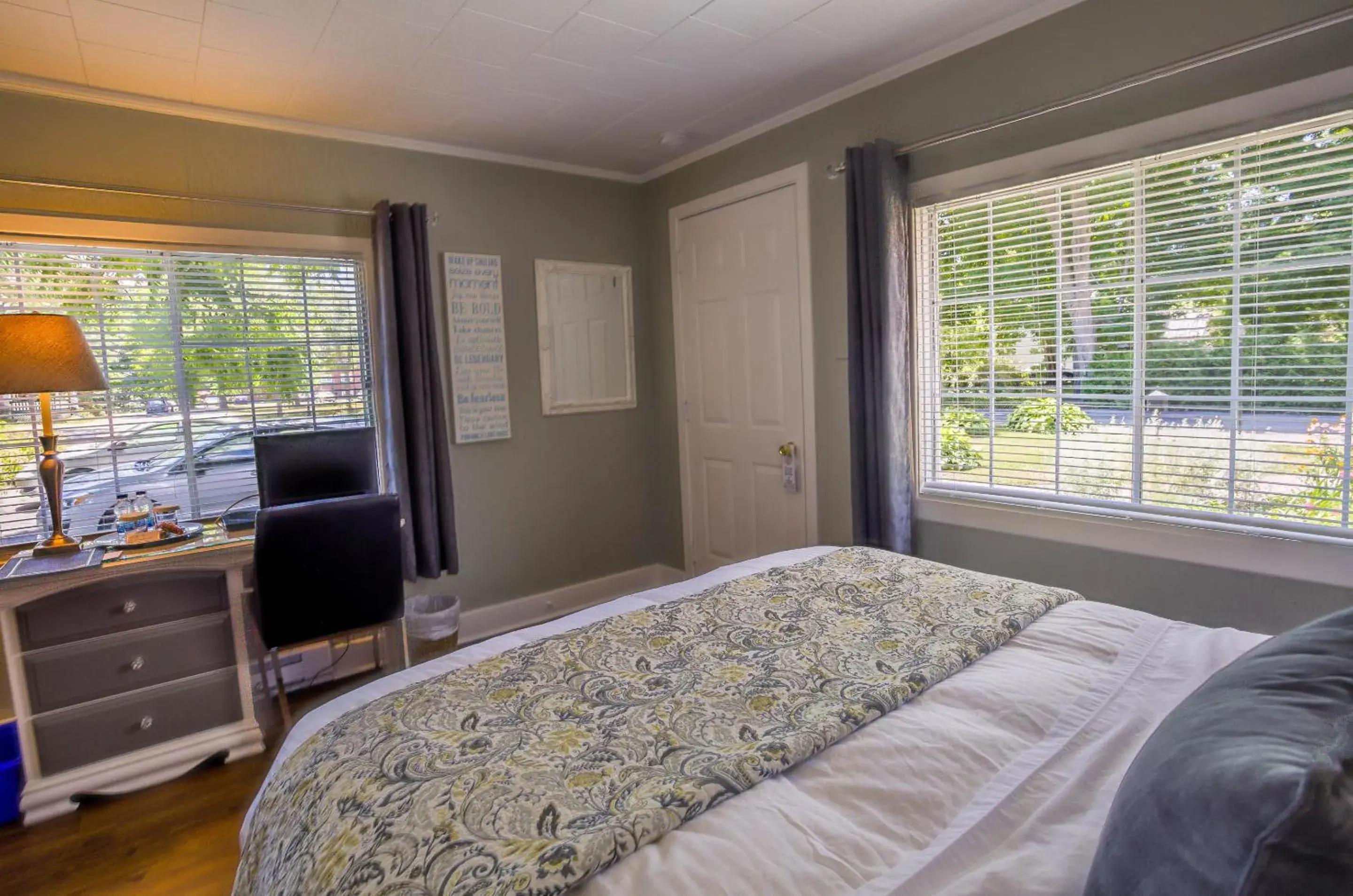 Suite with Garden View in The Woodview Inn Suite with Garden View in The Woodview Inn