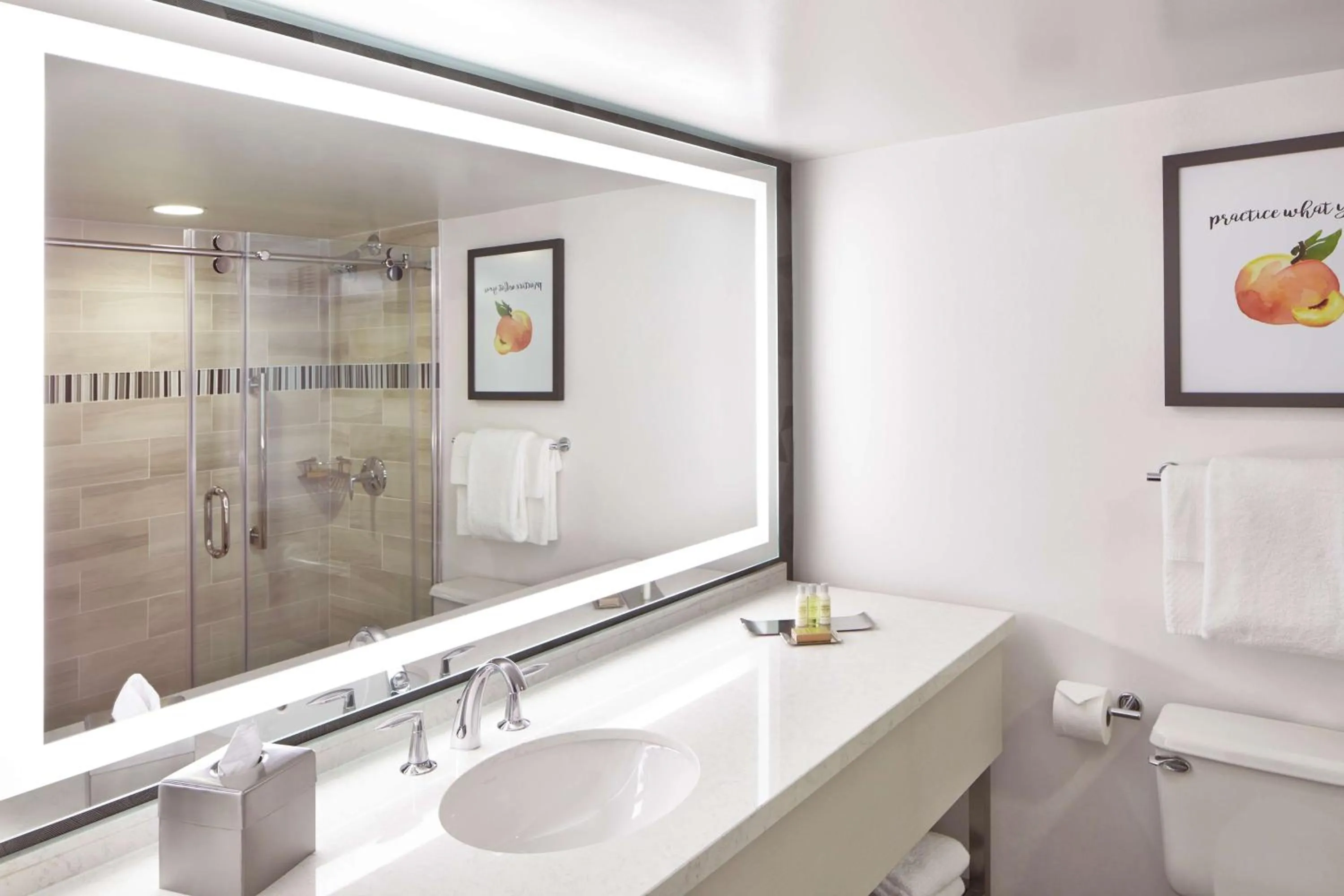 Bathroom in Doubletree By Hilton Atlanta Perimeter Dunwoody