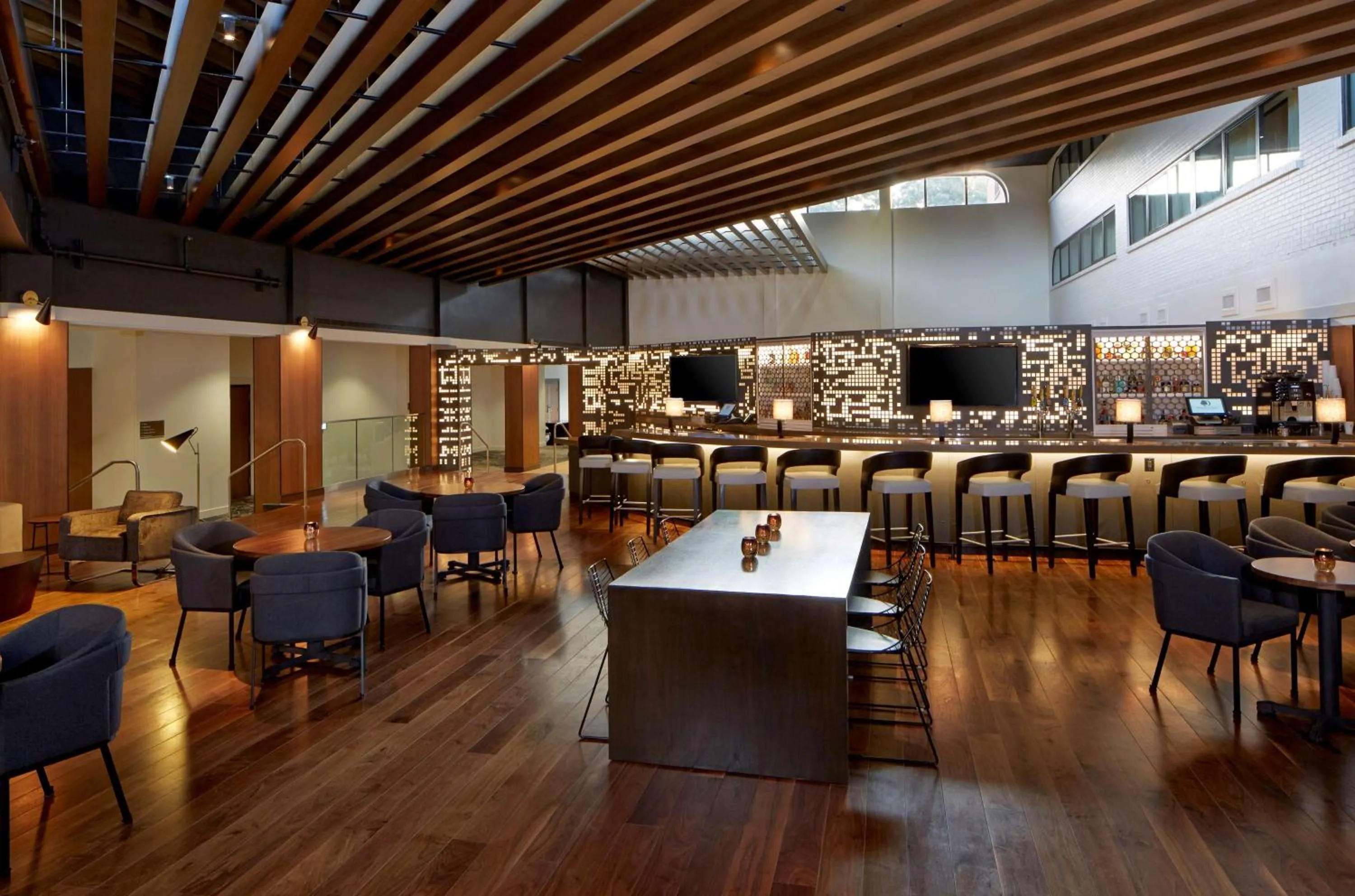 Lounge or bar in Doubletree By Hilton Atlanta Perimeter Dunwoody