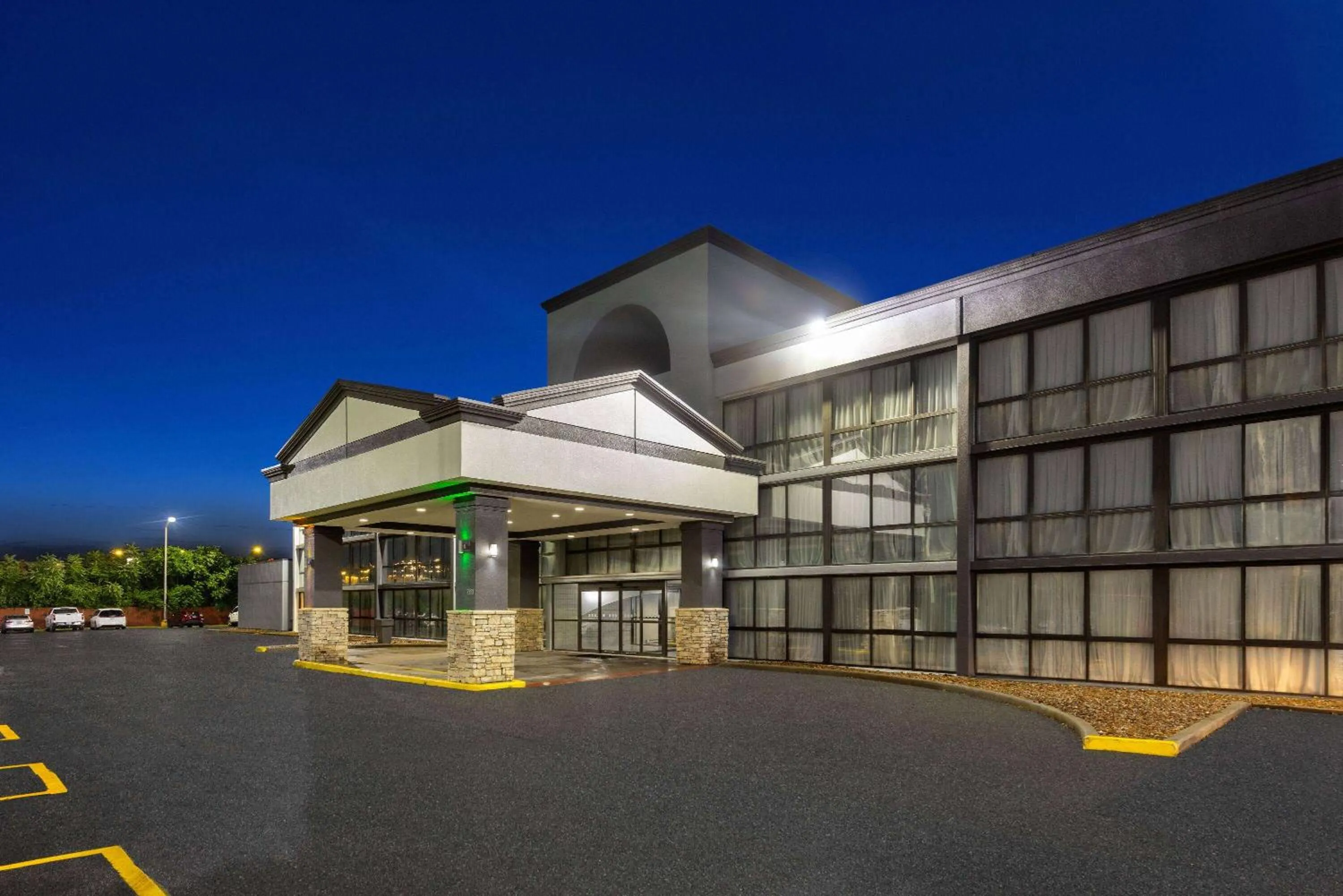 Property building in Wingate by Wyndham Kansas City