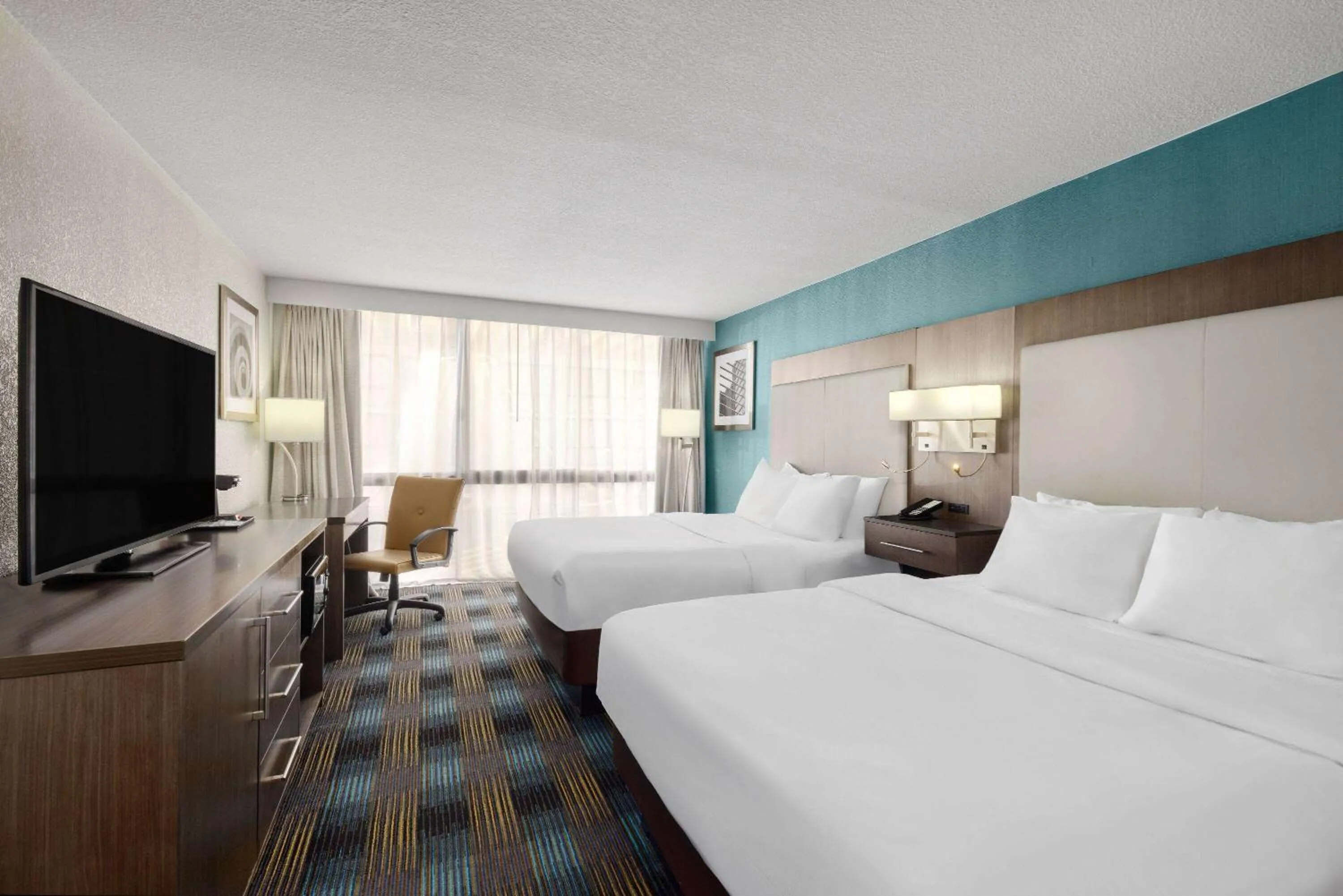 Photo of the whole room, Bed in Wingate by Wyndham Kansas City