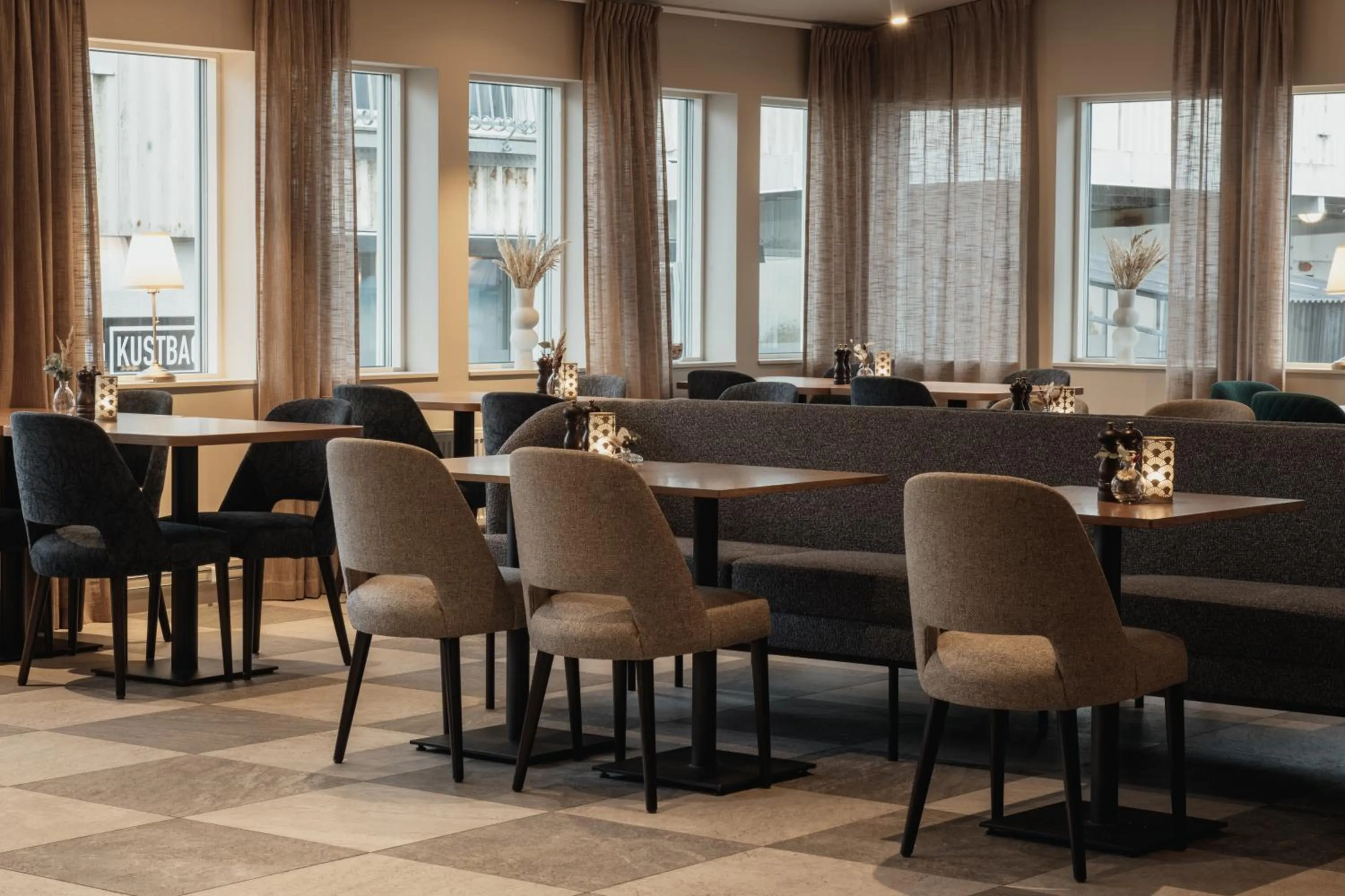 Dining area in Home Hotel Fregatten