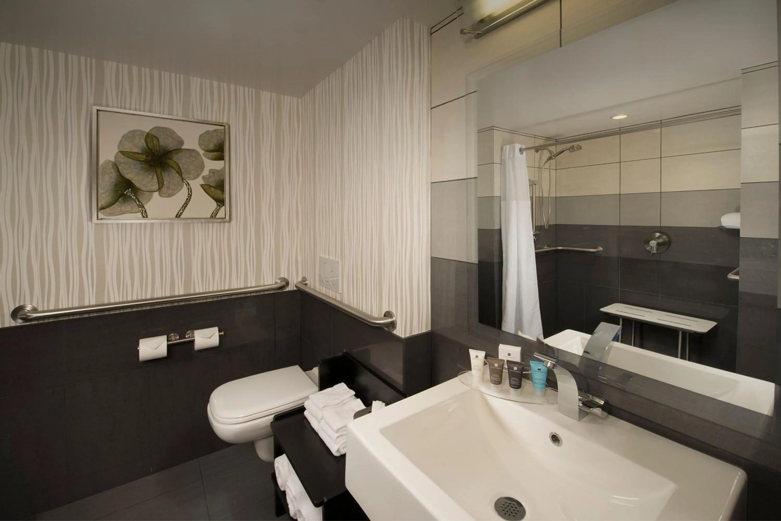 Bathroom in Skybridge Seattle Airport Hotel