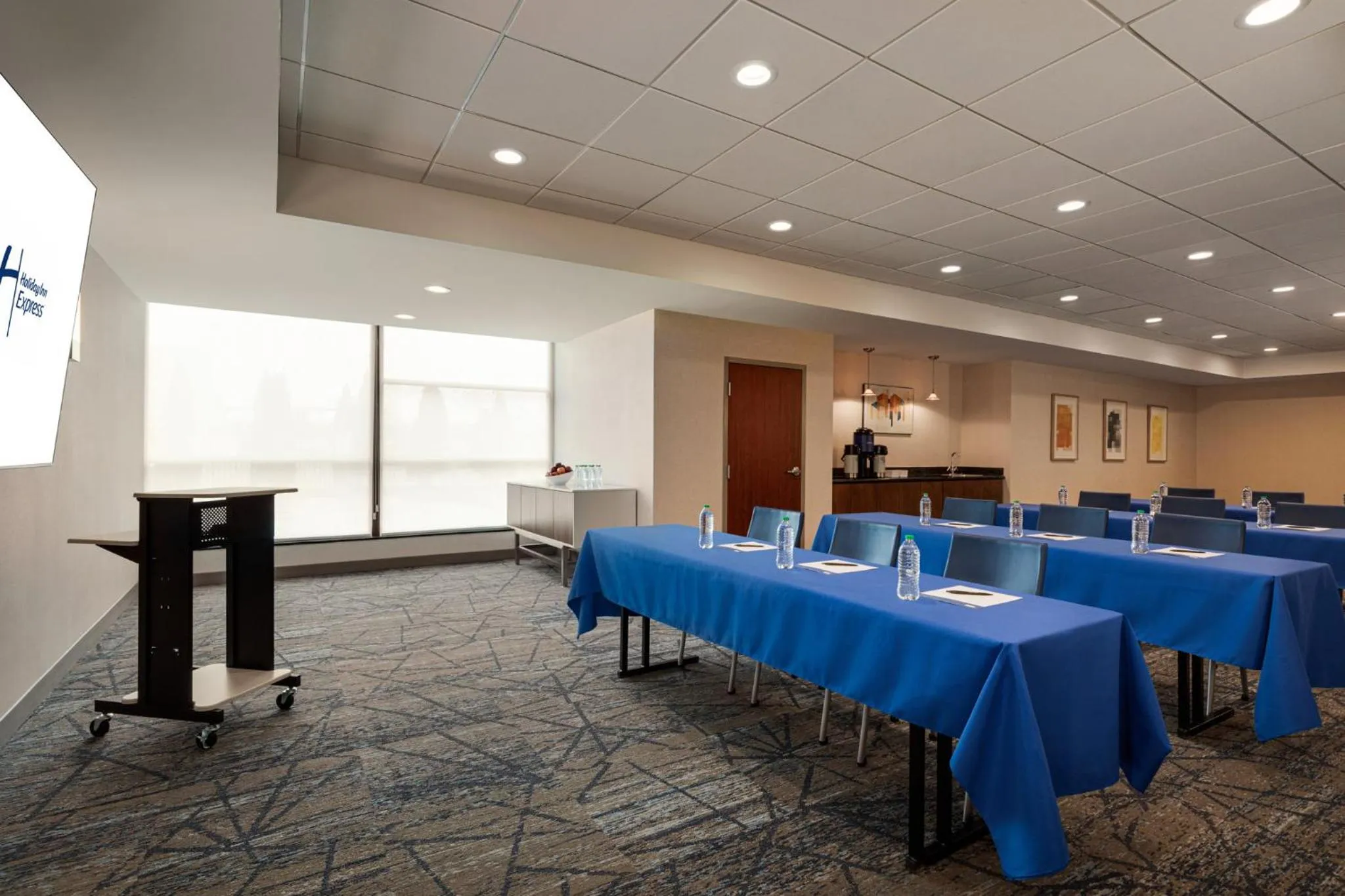 Meeting/conference room in Holiday Inn Express Baltimore at the Stadiums by IHG