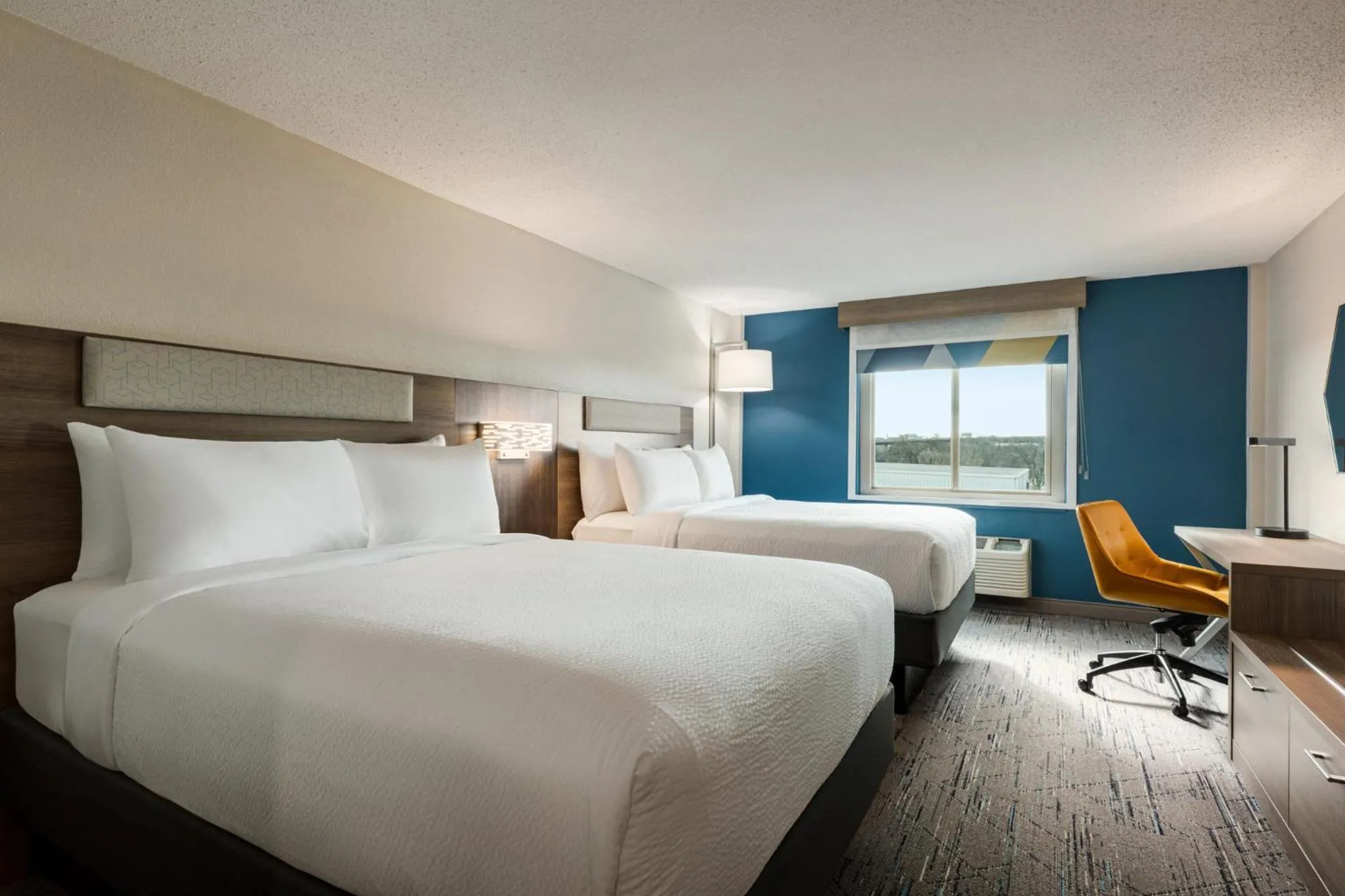 Photo of the whole room, Bed in Holiday Inn Express Baltimore at the Stadiums by IHG
