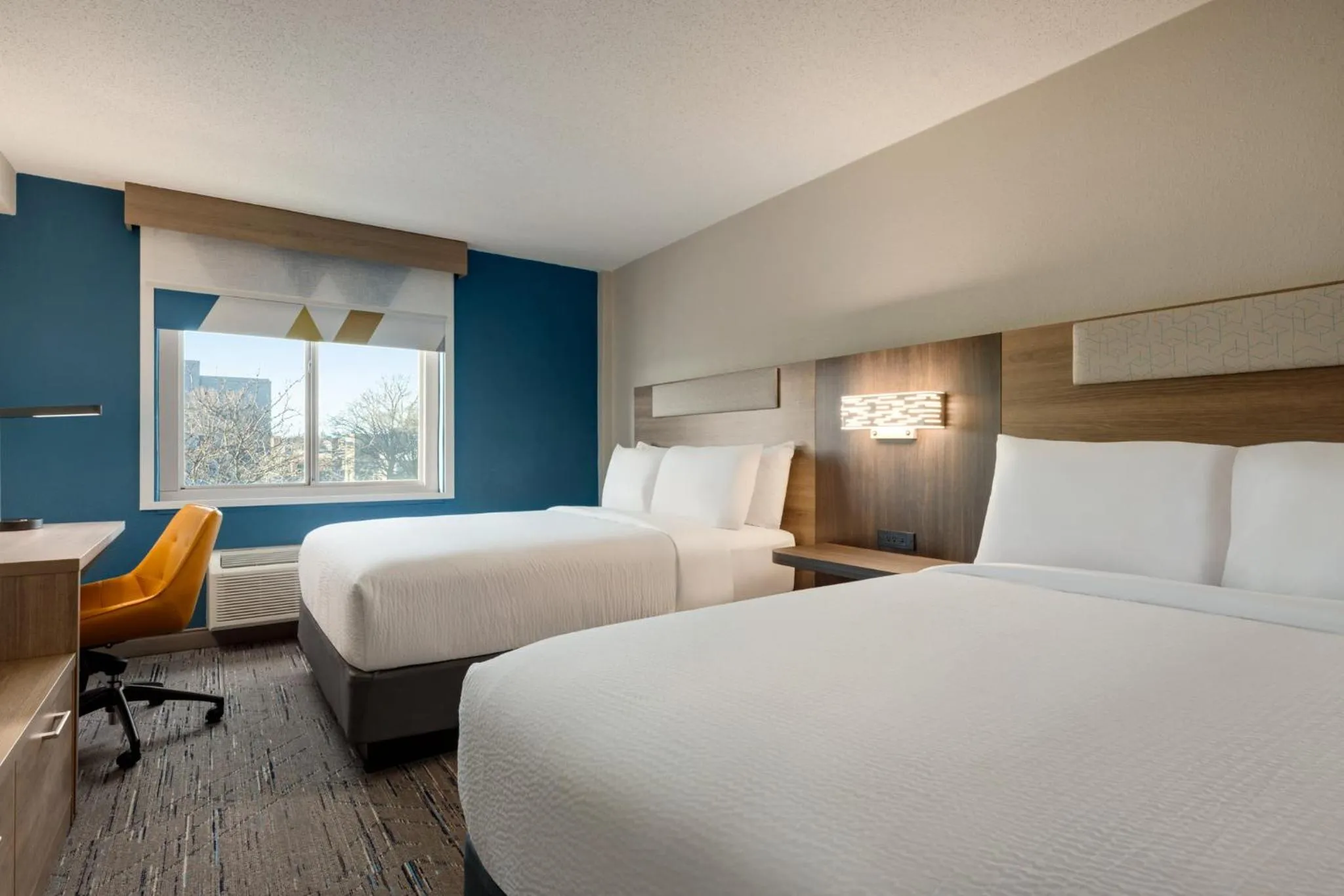 Photo of the whole room, Bed in Holiday Inn Express Baltimore at the Stadiums by IHG