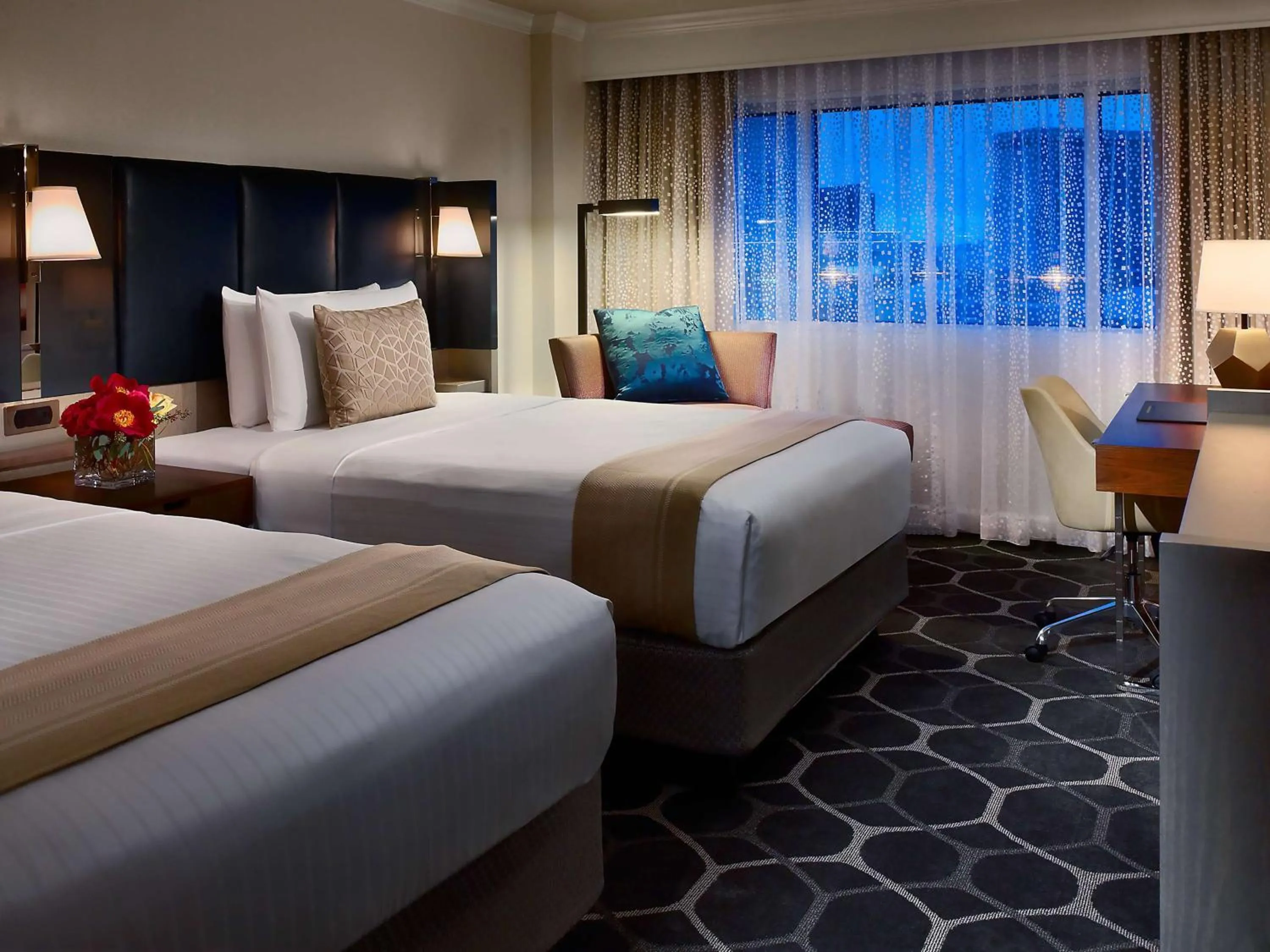 Photo of the whole room, Bed in The Royal Sonesta Houston Galleria