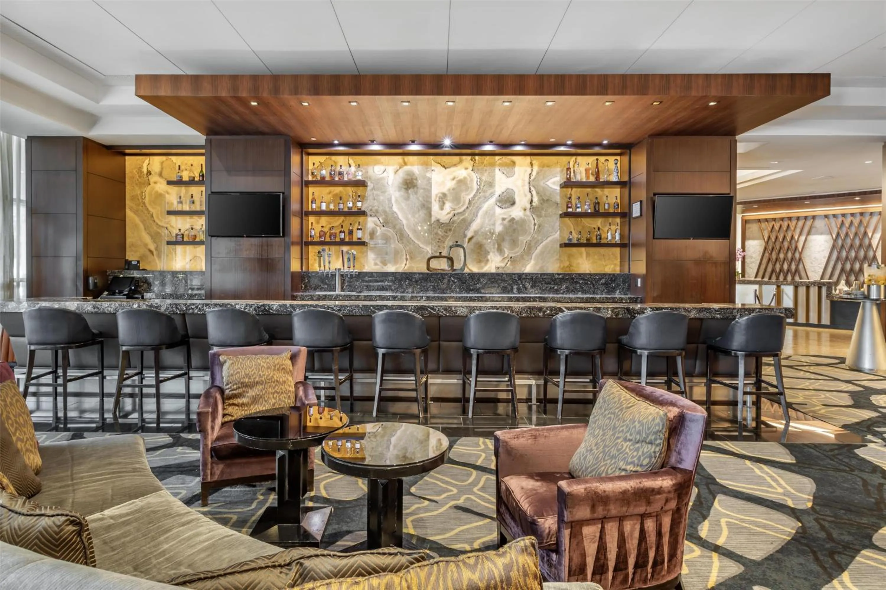 Lounge or bar in The Royal Sonesta Houston Galleria