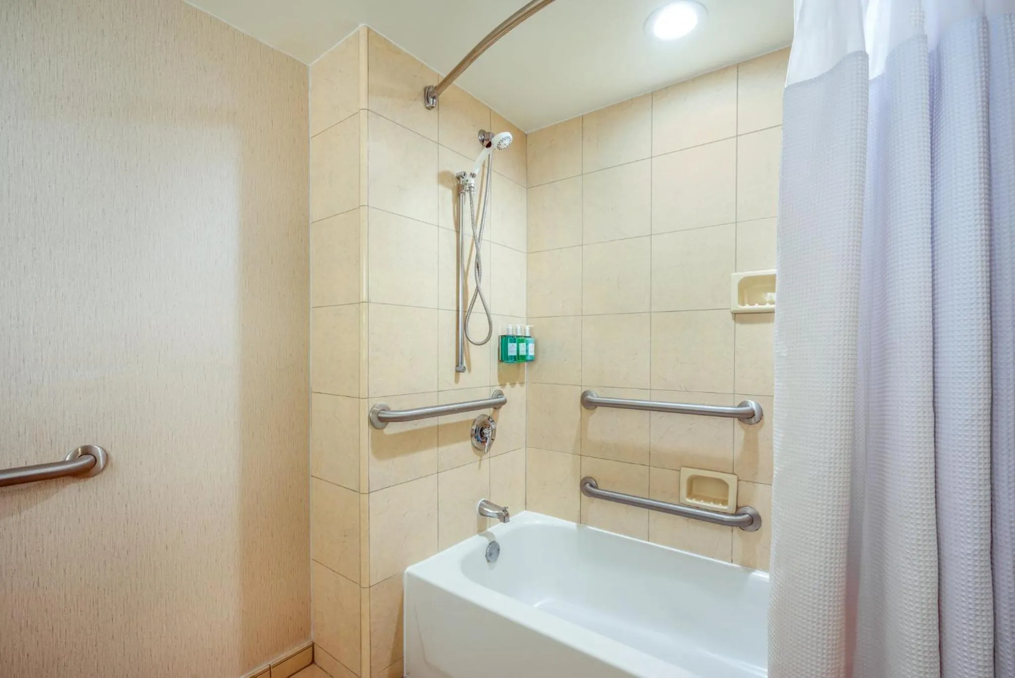 Bathroom in Crowne Plaza New Orleans French Qtr - Astor by IHG