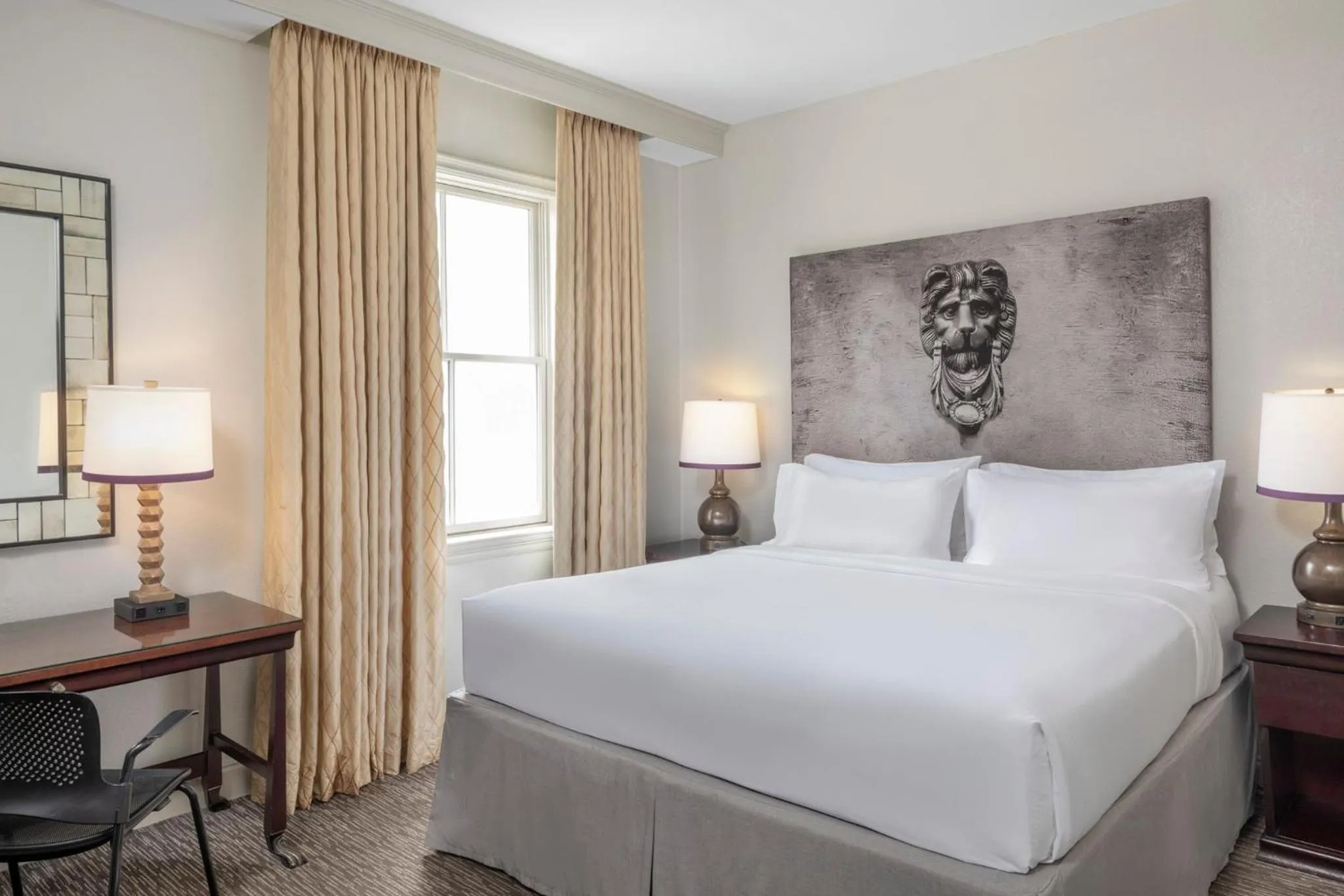 Photo of the whole room, Bed in Crowne Plaza New Orleans French Qtr - Astor by IHG