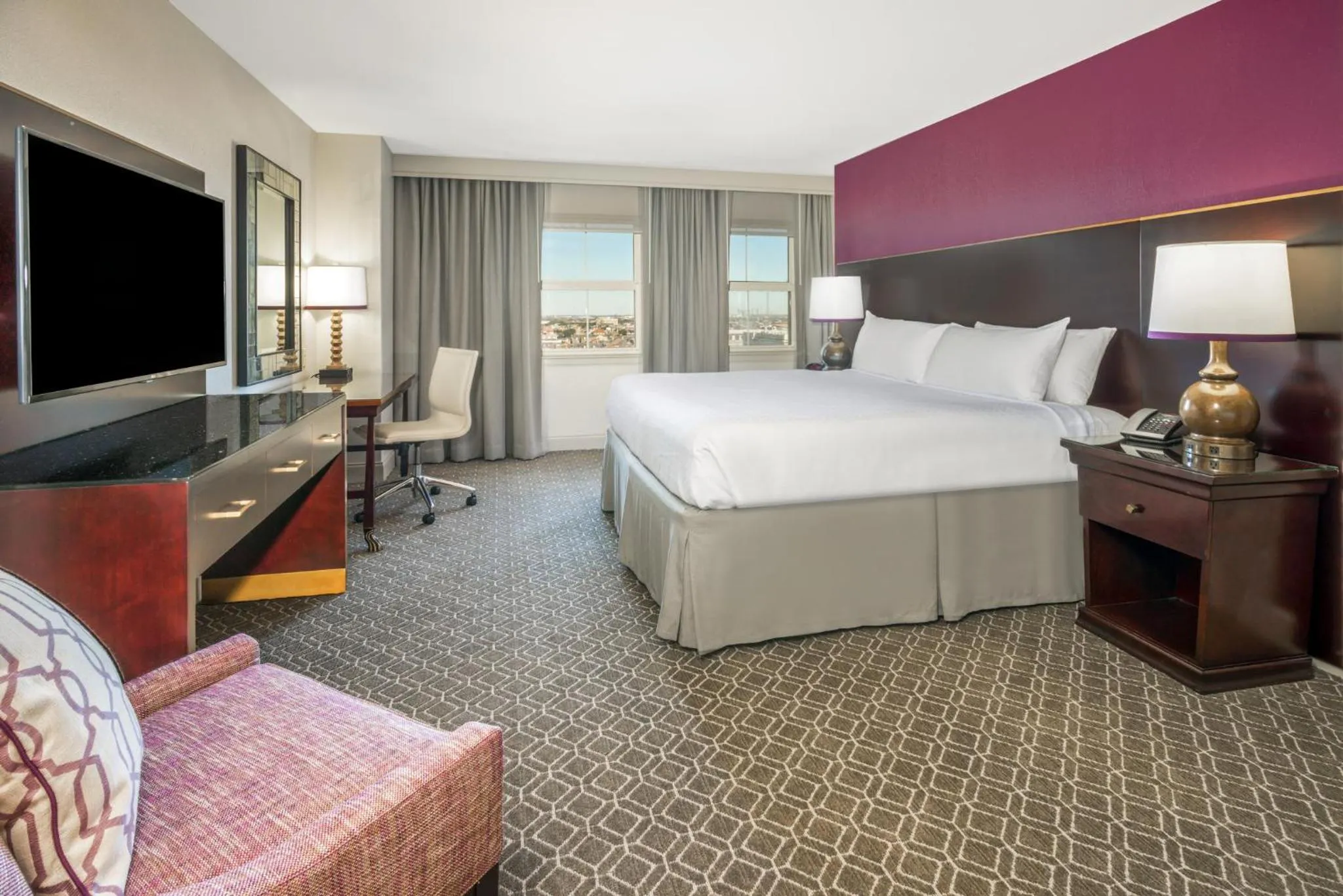 Photo of the whole room, Bed in Crowne Plaza New Orleans French Qtr - Astor by IHG