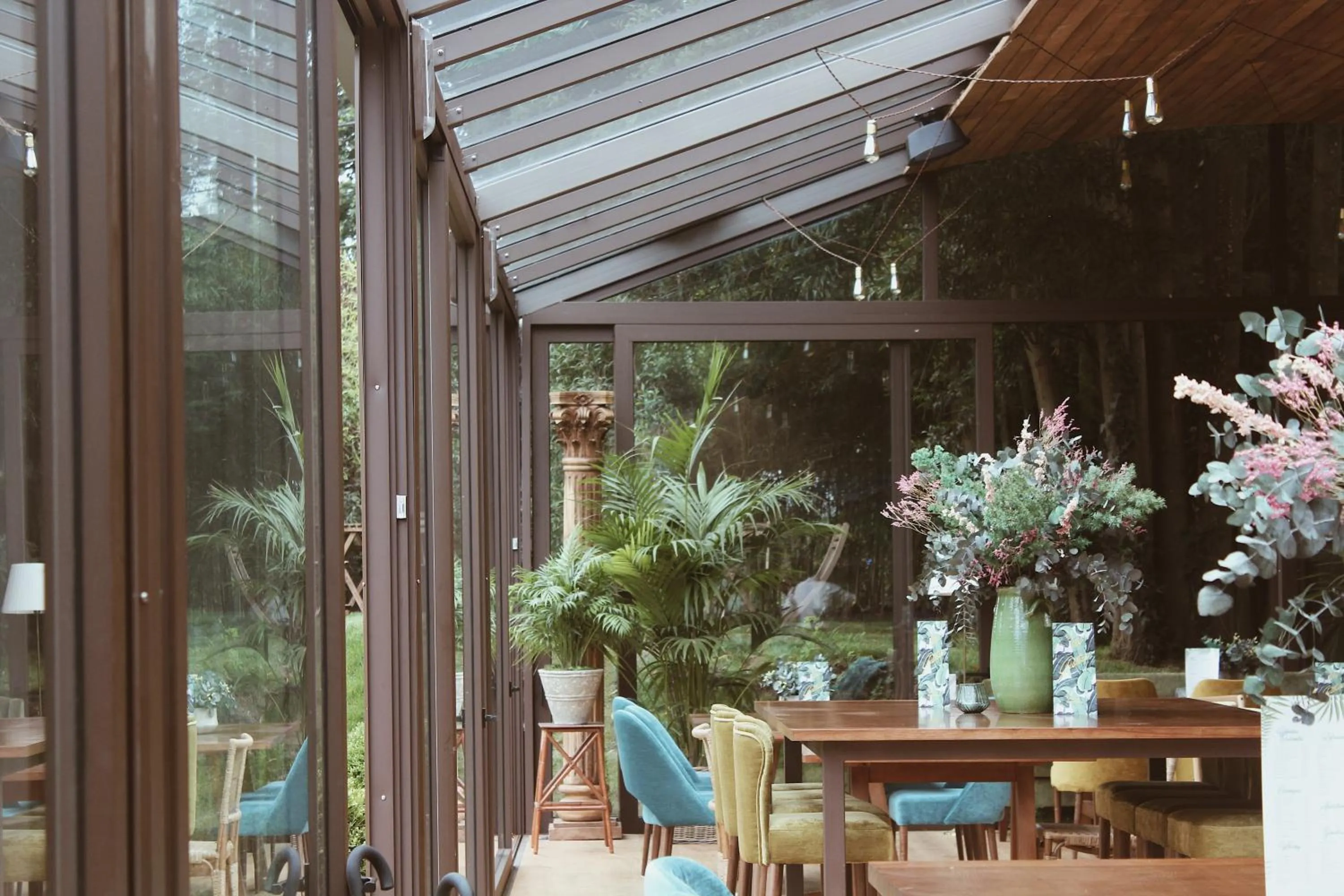 Restaurant/places to eat in Eco Hotel Nos