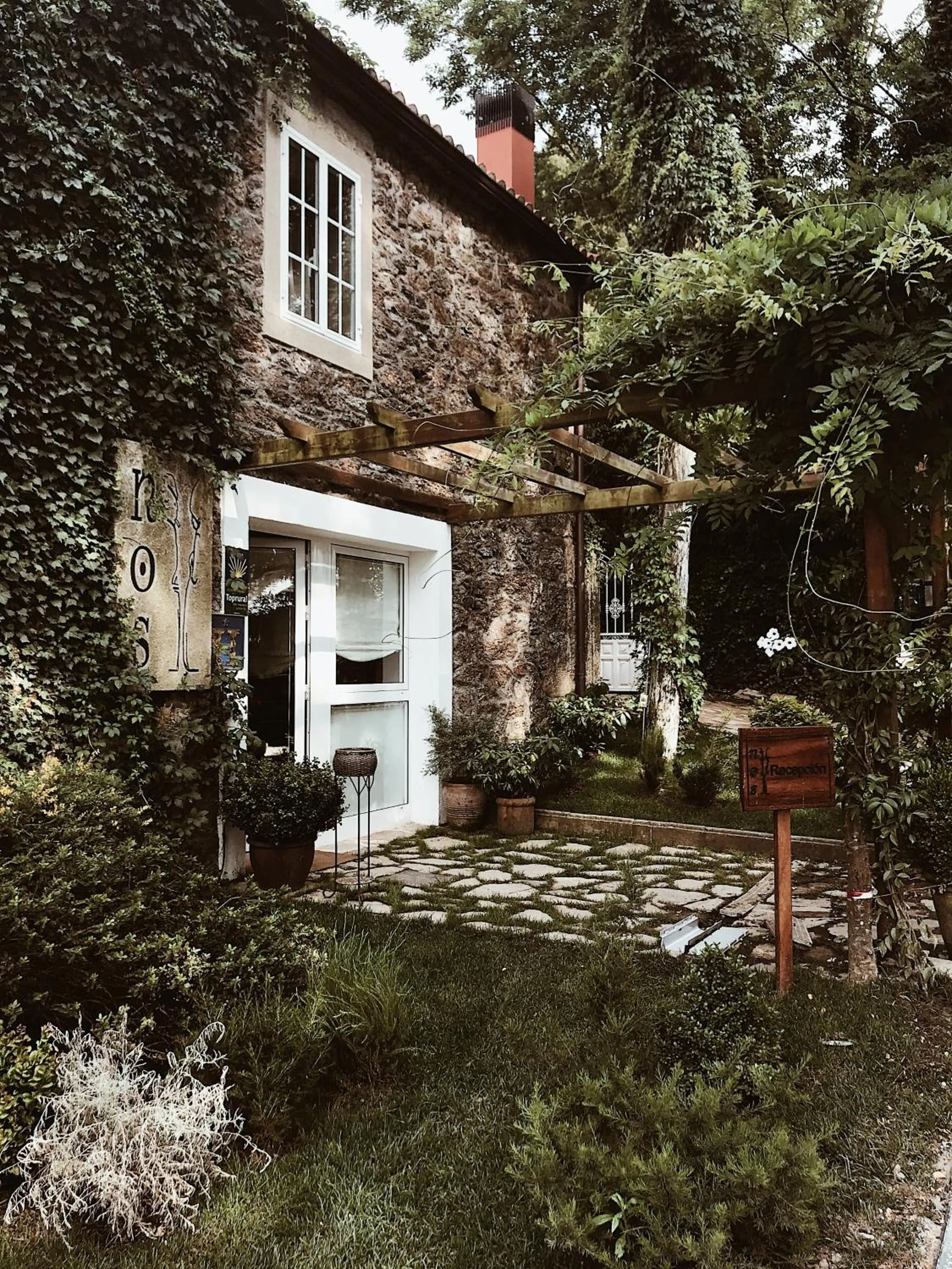 Lobby or reception in Eco Hotel Nos