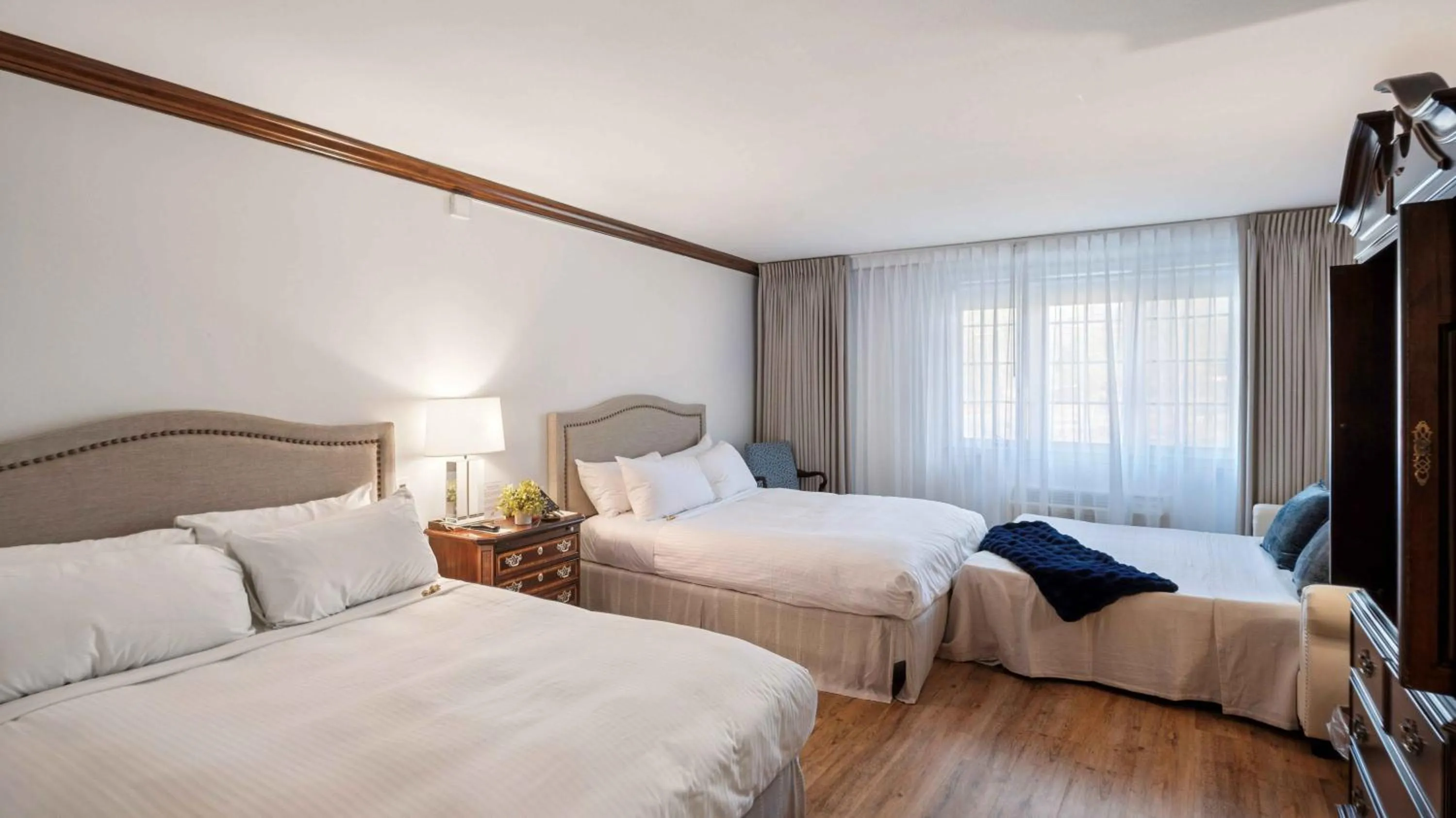 Bedroom, Bed in Avon Old Farms Hotel