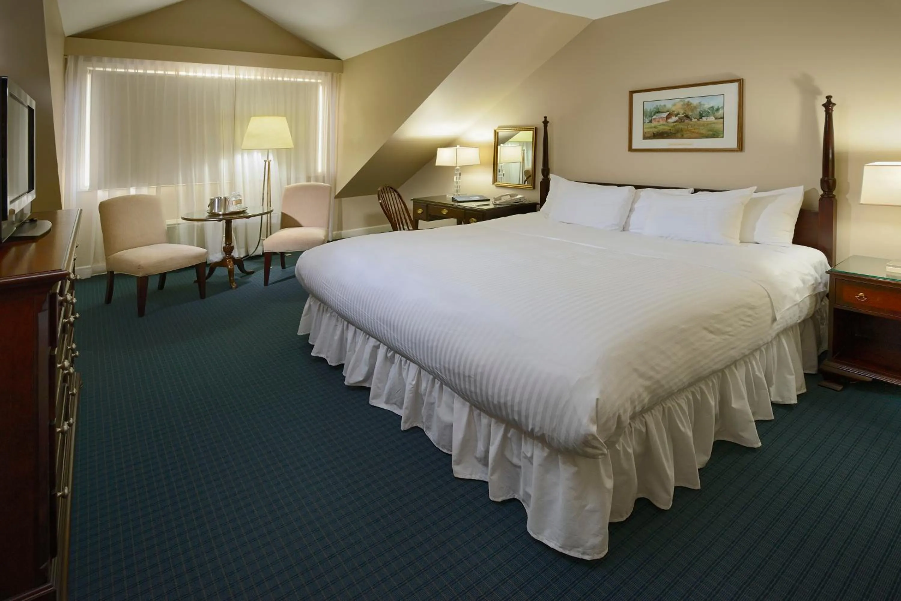 Bedroom, Bed in Avon Old Farms Hotel