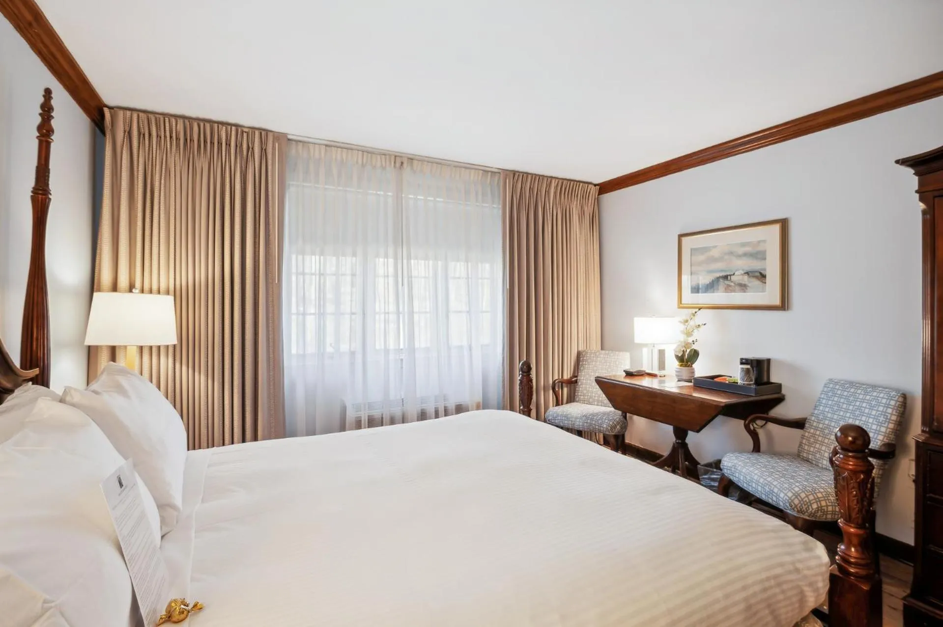 Bedroom, Bed in Avon Old Farms Hotel