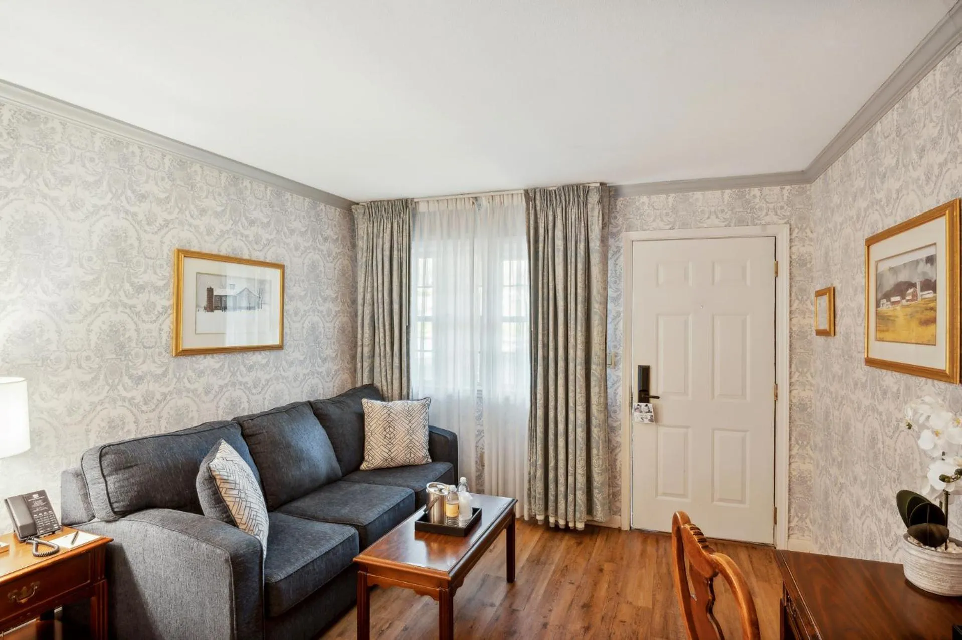 Seating area in Avon Old Farms Hotel