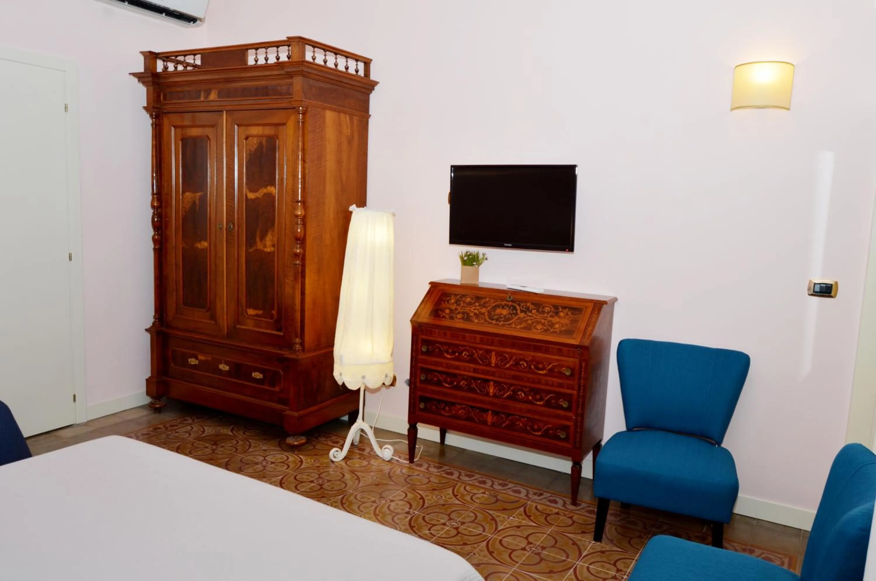 Decorative detail, Bed in B&B Casa D'alleri