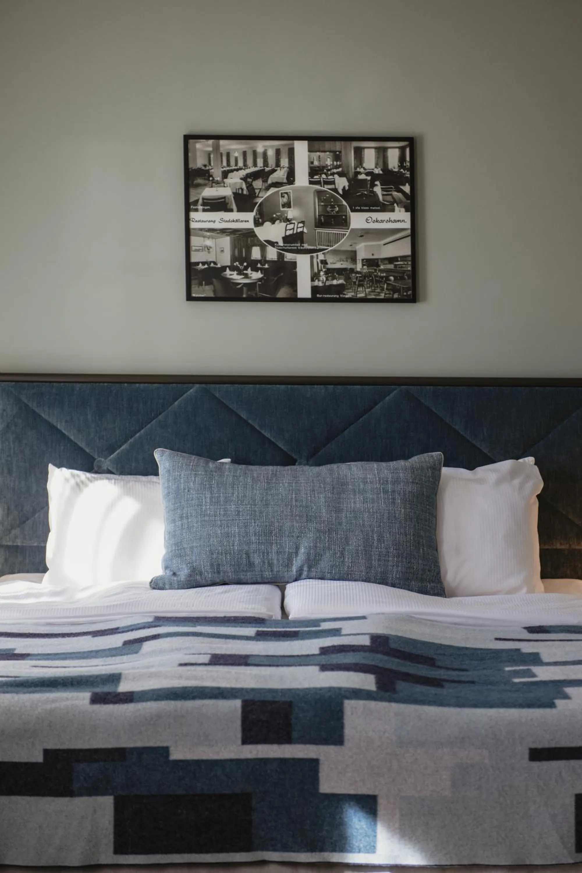 Bedroom, Bed in Home Hotel Post