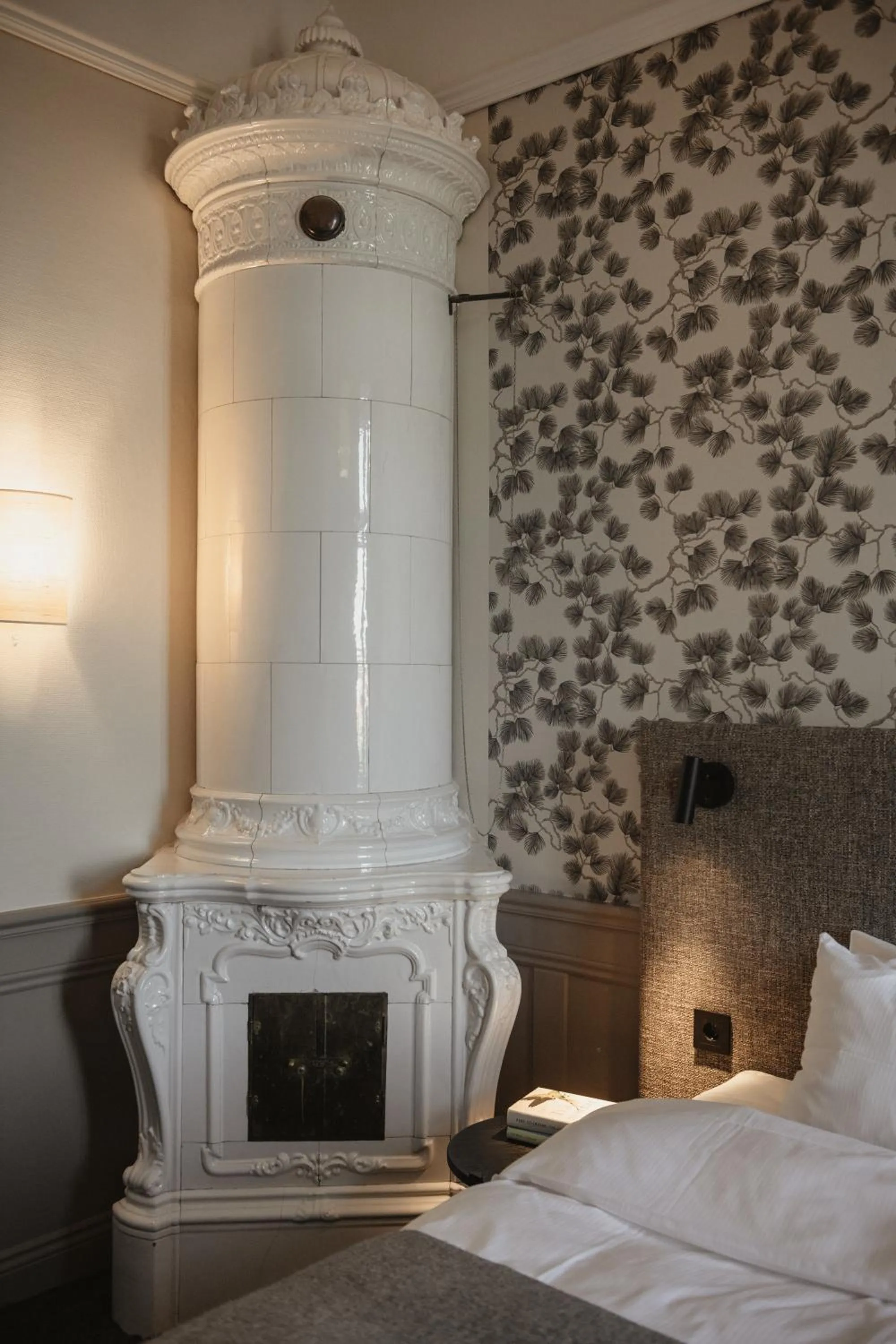 Bedroom, Bed in Home Hotel Post