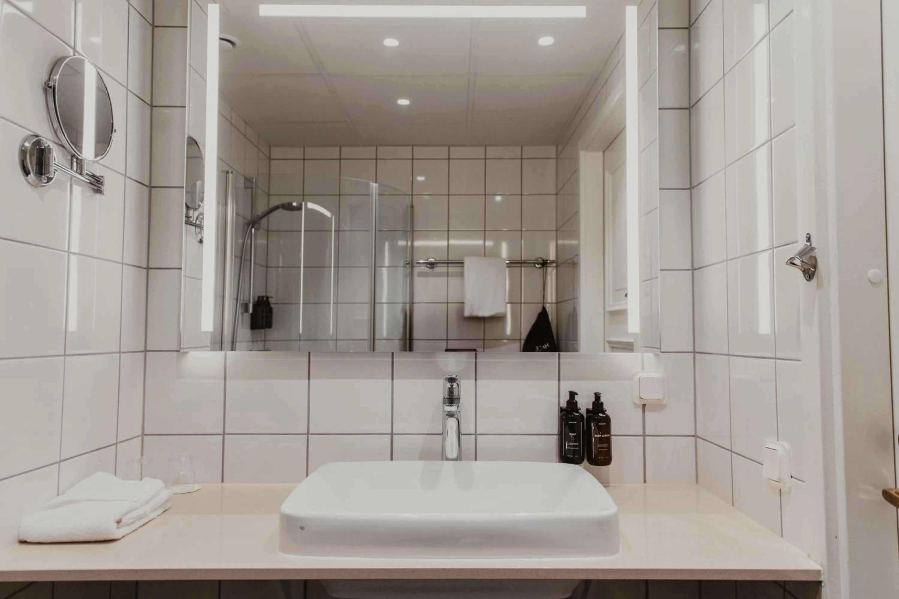 Bathroom in Home Hotel Post