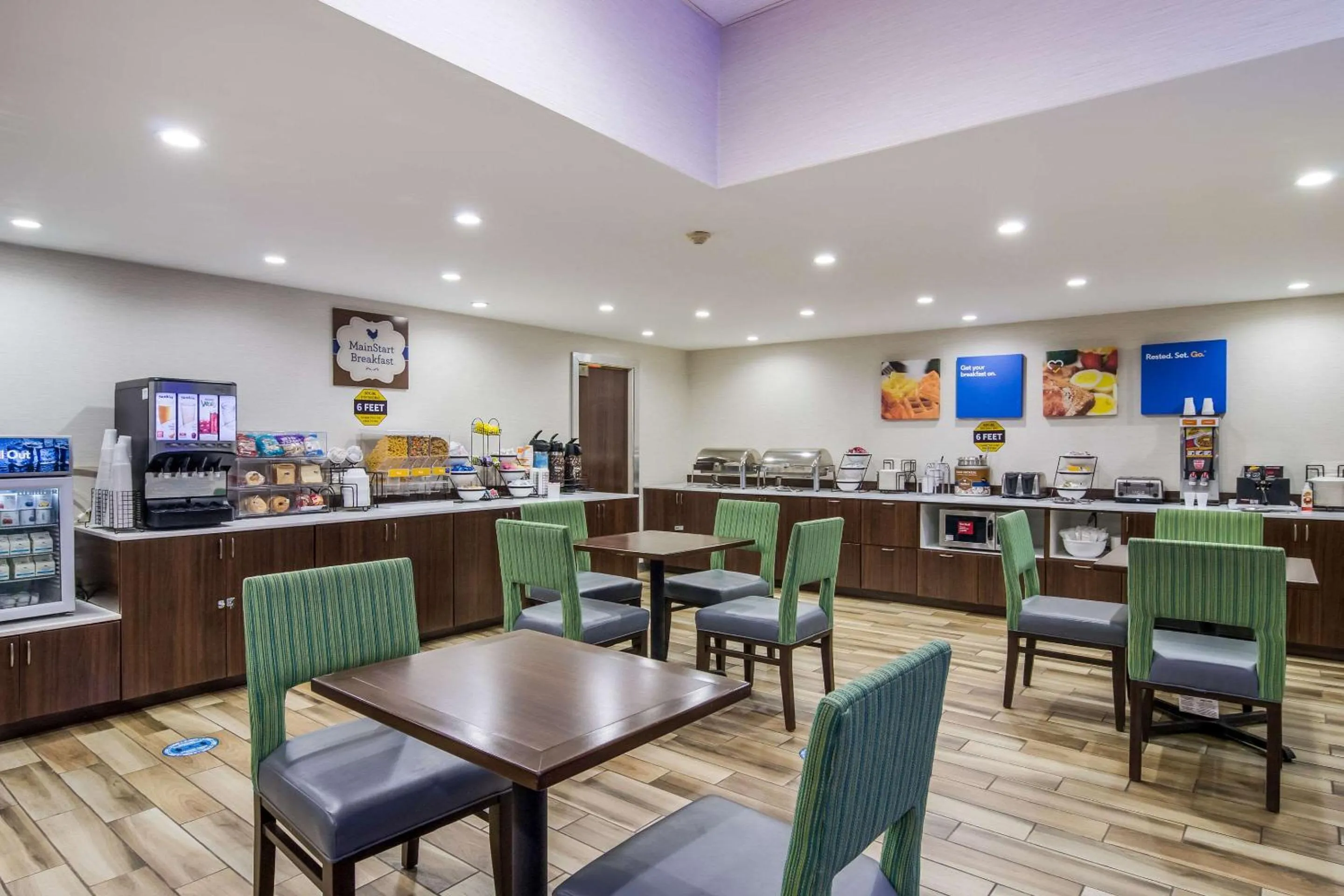 Restaurant/places to eat in Comfort Inn & Suites Pittsburgh Fox Chapel