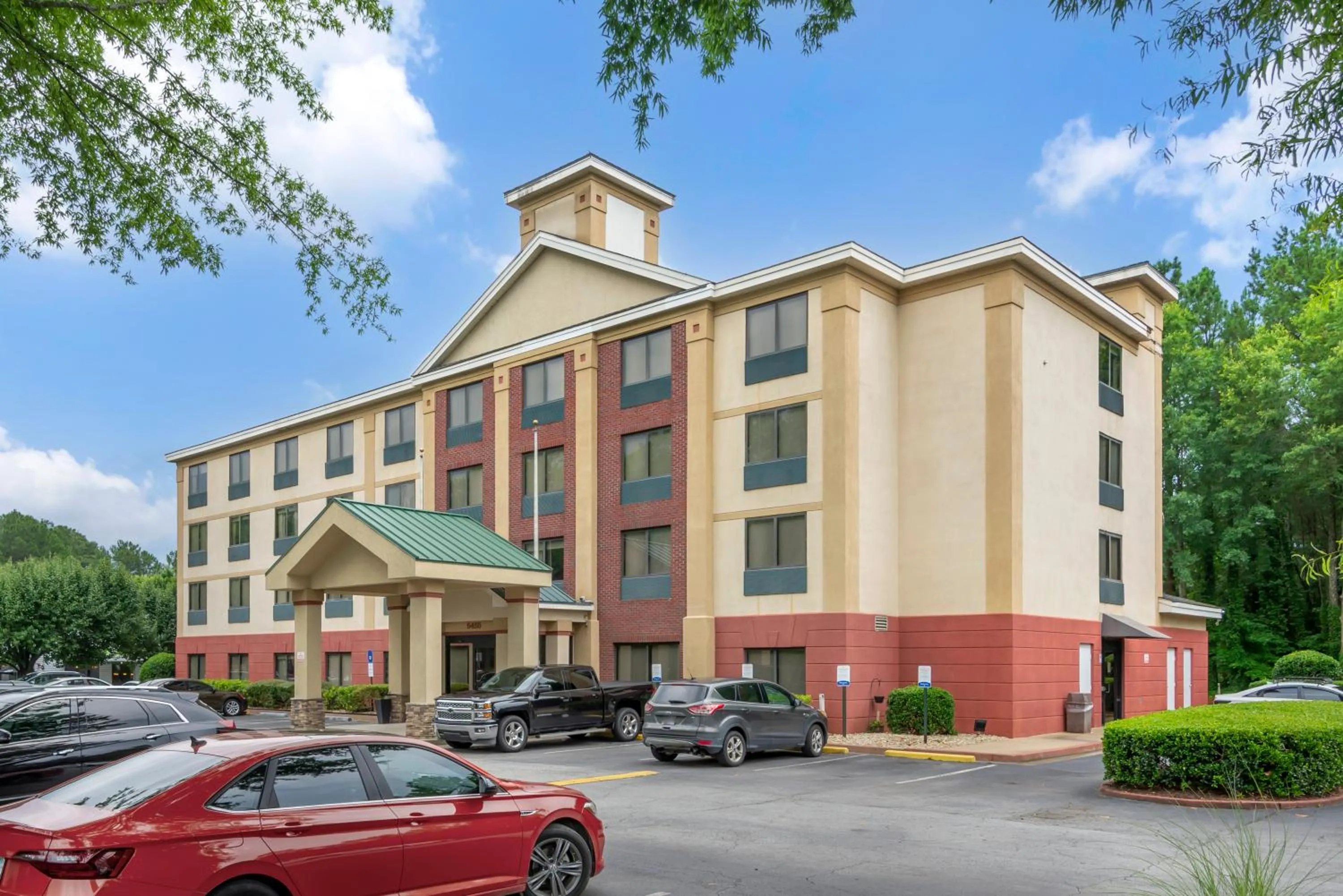 Property building in Comfort Inn Alpharetta-Atlanta North