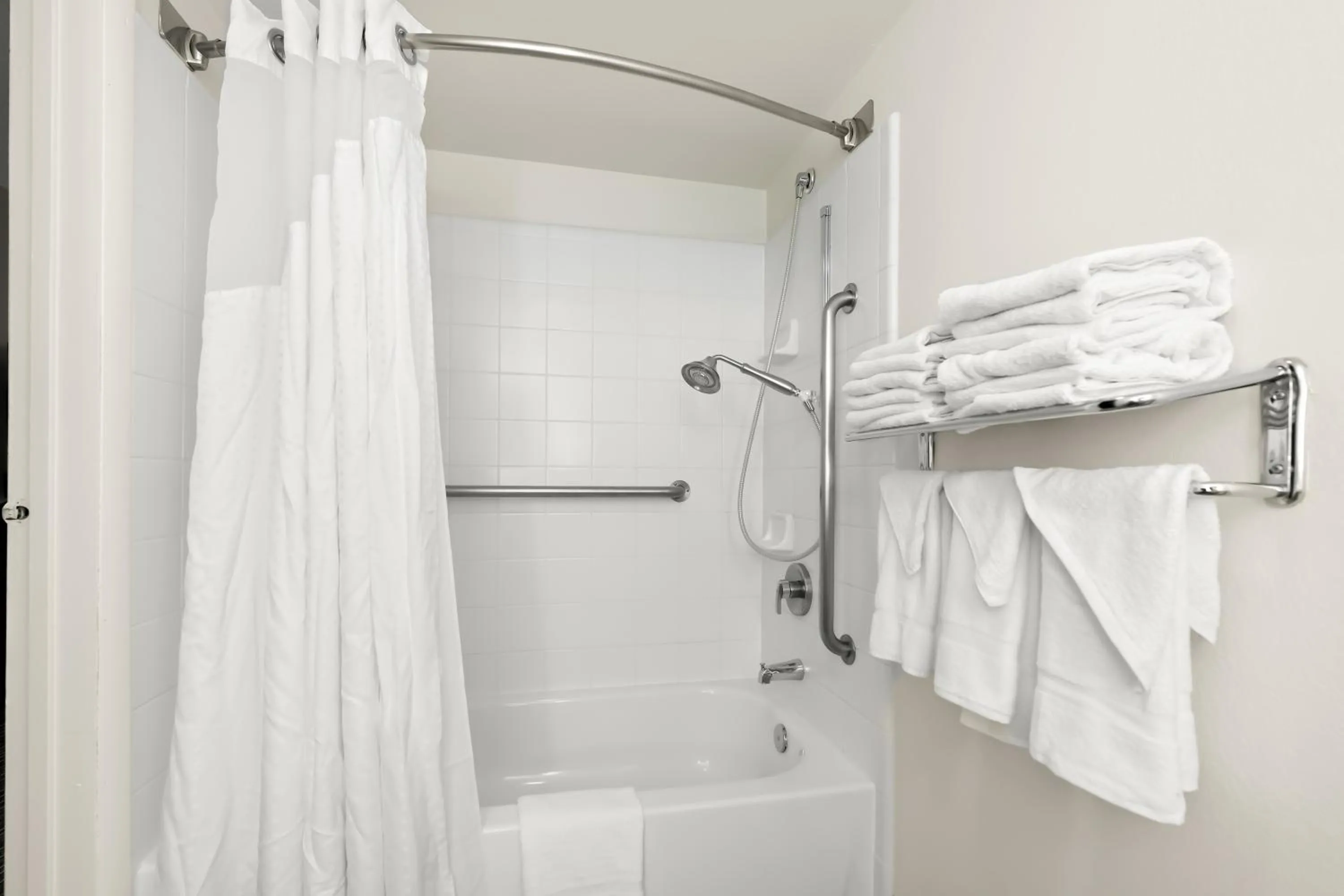 Shower in Sonesta Essential Atlantic City West