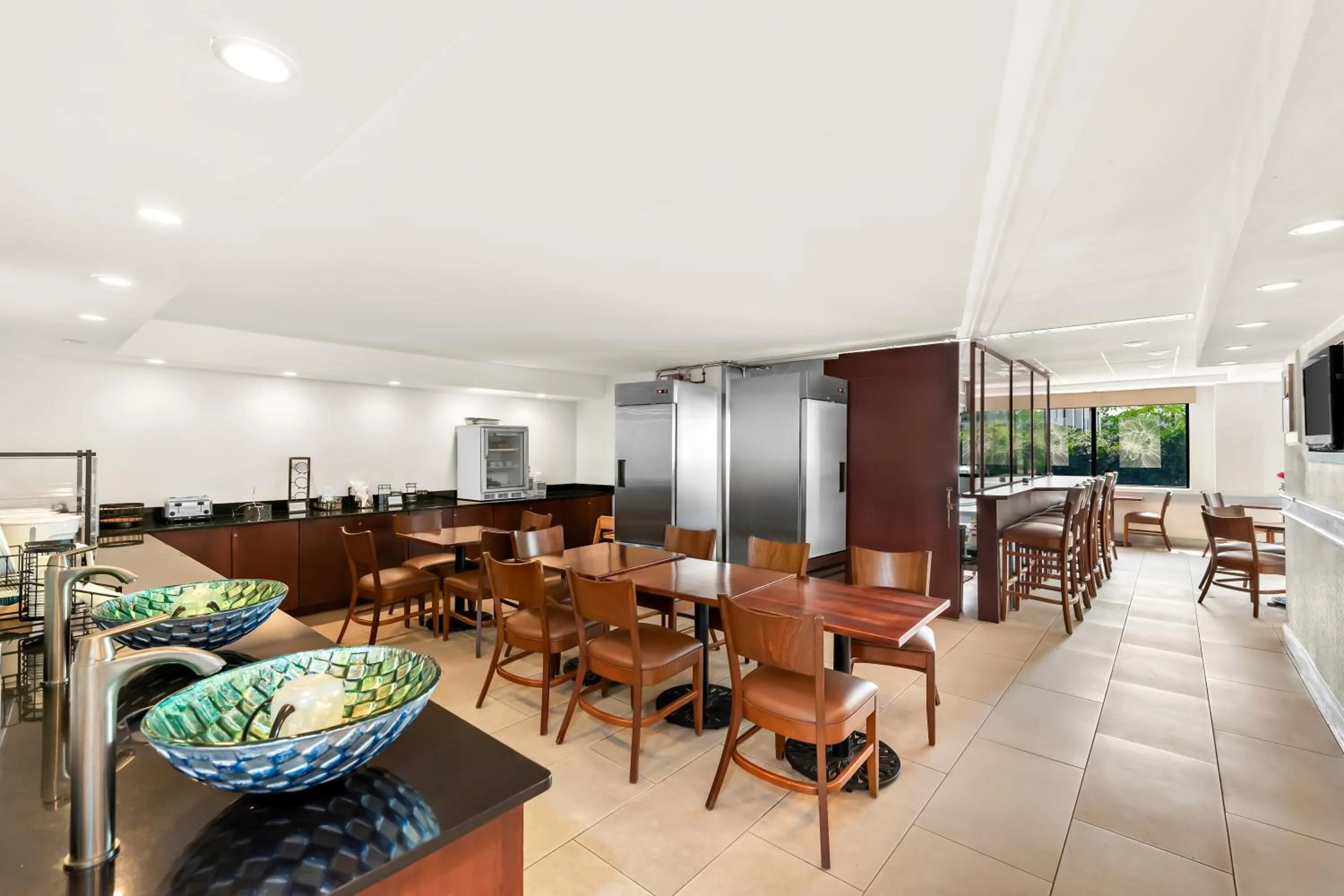 Food and drinks in Sonesta Essential Atlantic City West