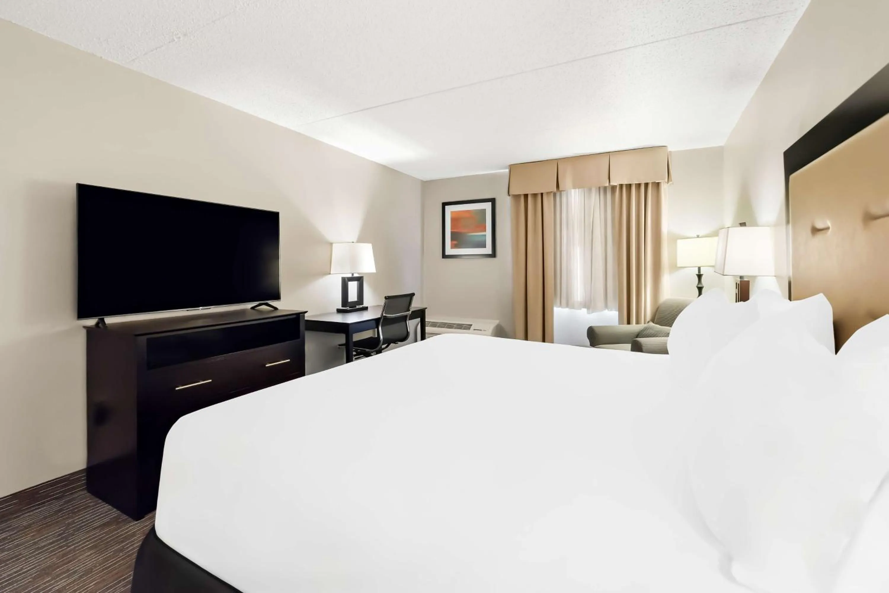 Bedroom, Bed in Sonesta Essential Atlantic City West