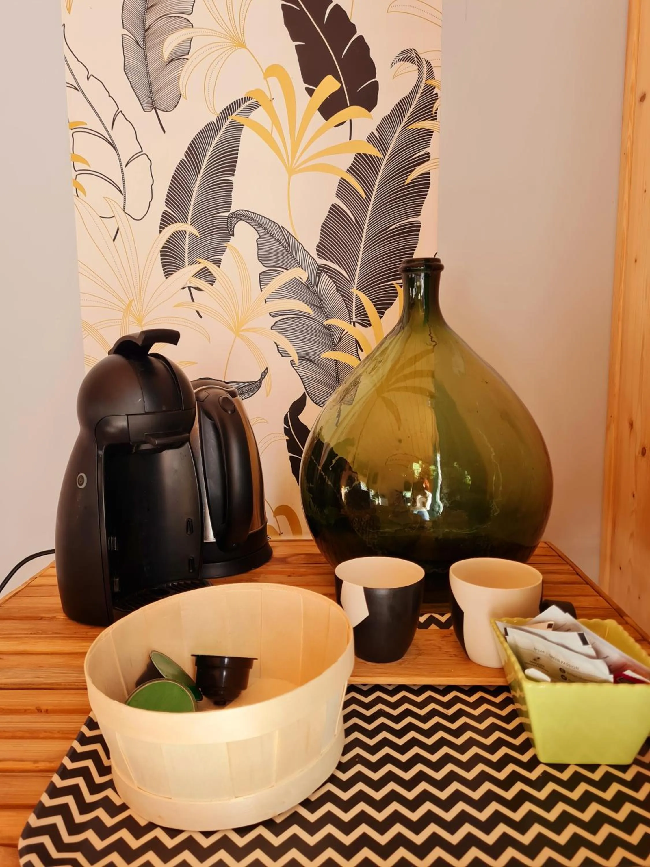 Coffee/tea facilities in Le Chalet Du Blanc Spa yoga