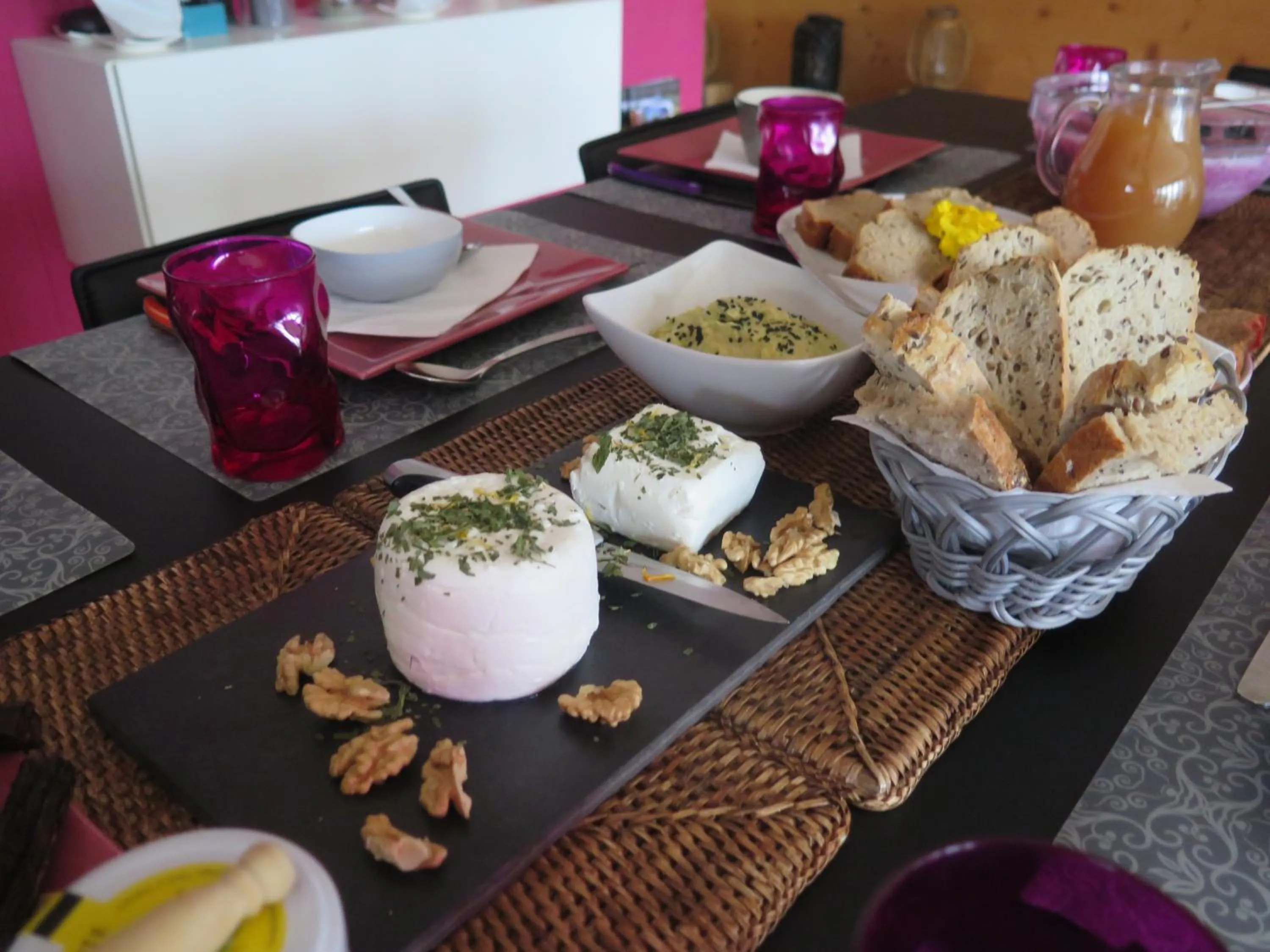 Food and drinks in Le Chalet Du Blanc Spa yoga