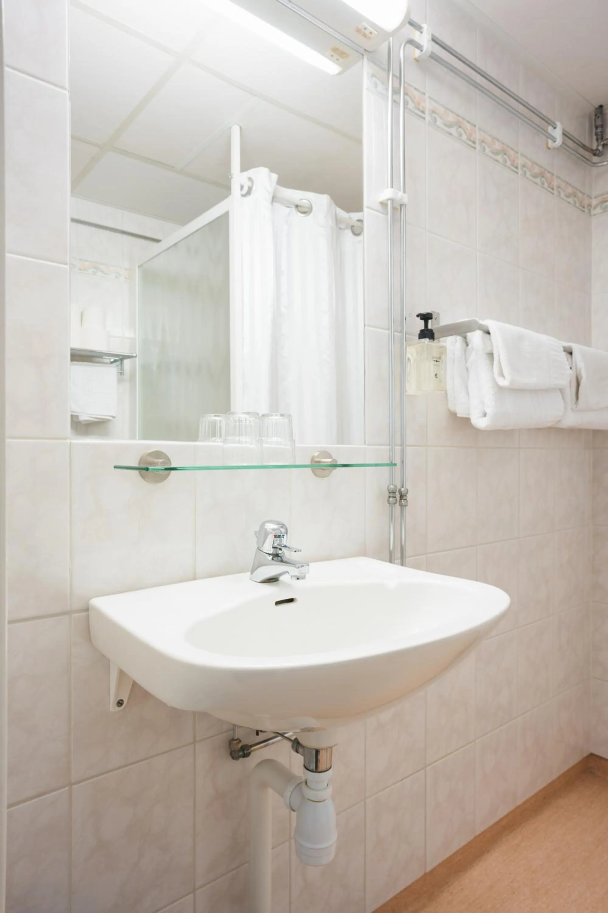 Bathroom in Sure Hotel by Best Western Stanga