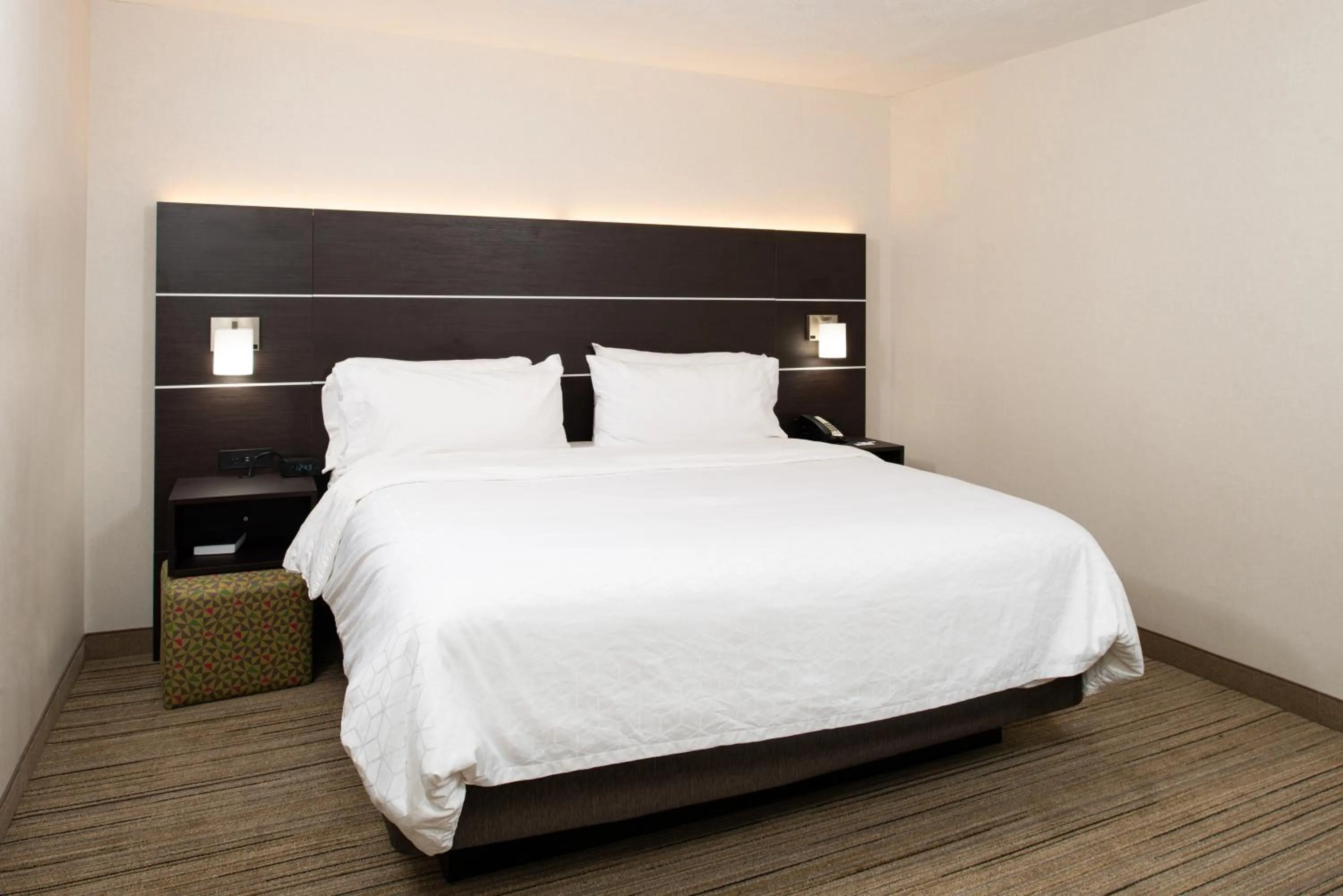 Bedroom, Bed in Holiday Inn Express Cincinnati West by IHG