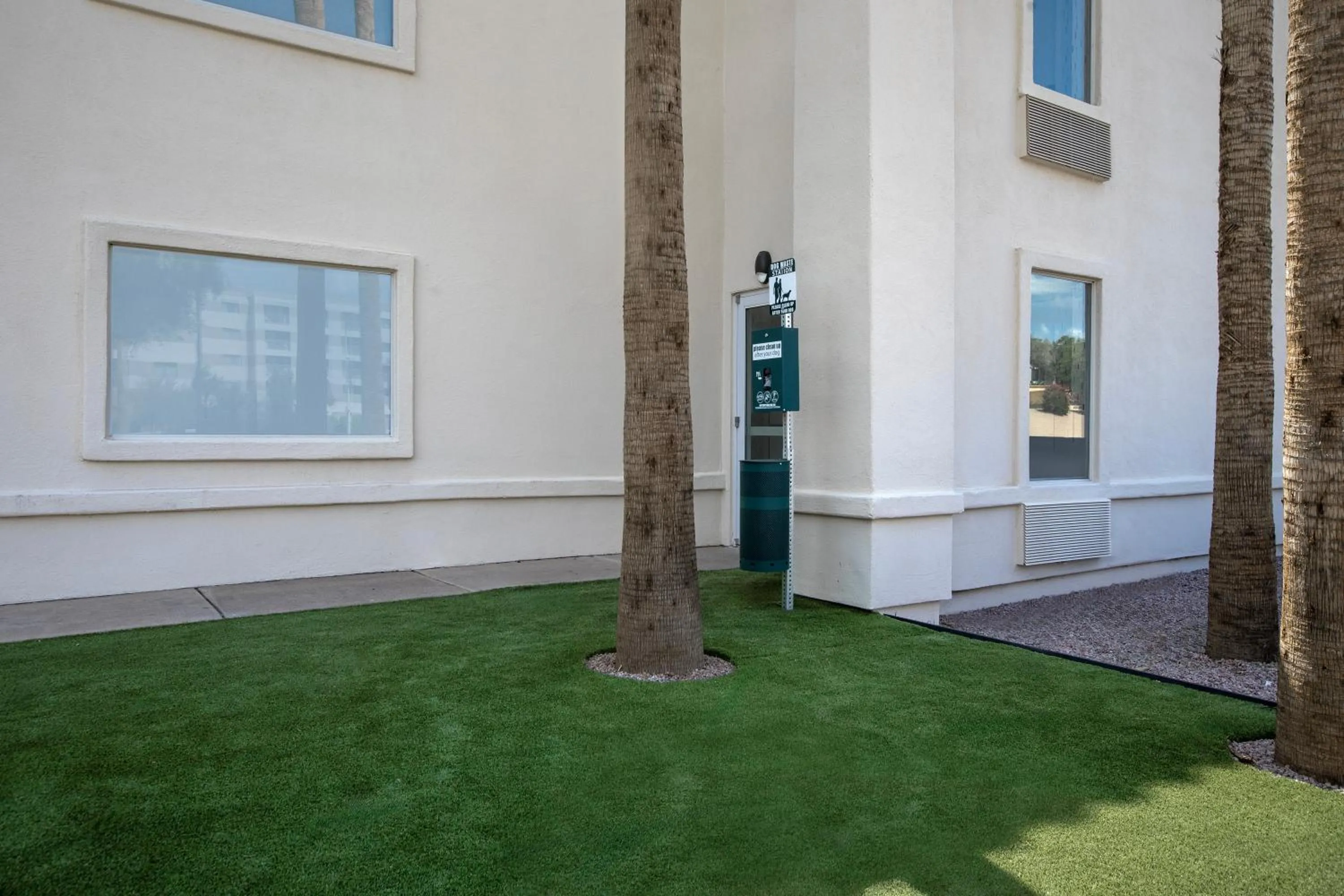 pet friendly in Home2 Suites by Hilton Scottsdale Old Town