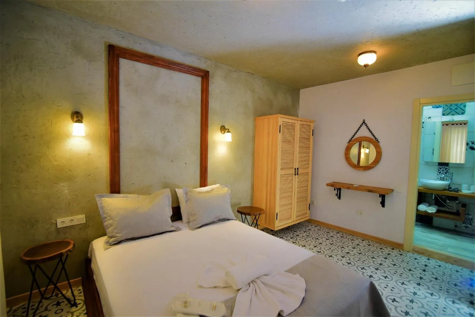 Photo of the whole room, Bed in Micel Otel Alacati