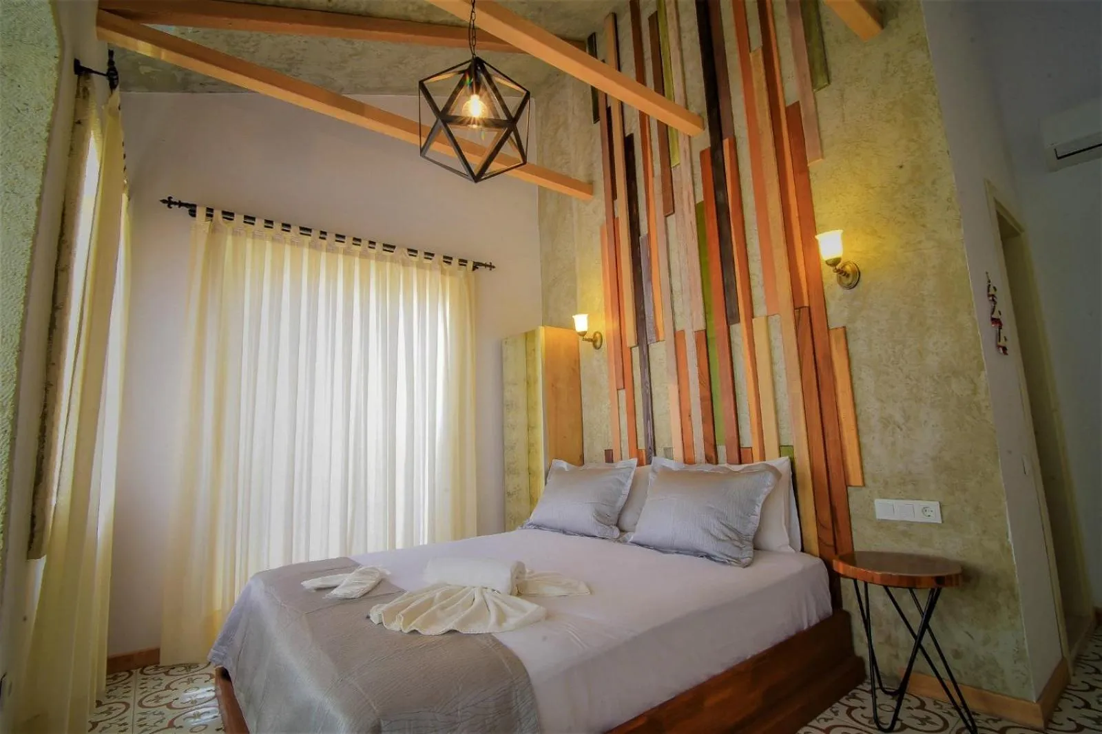 Photo of the whole room, Bed in Micel Otel Alacati