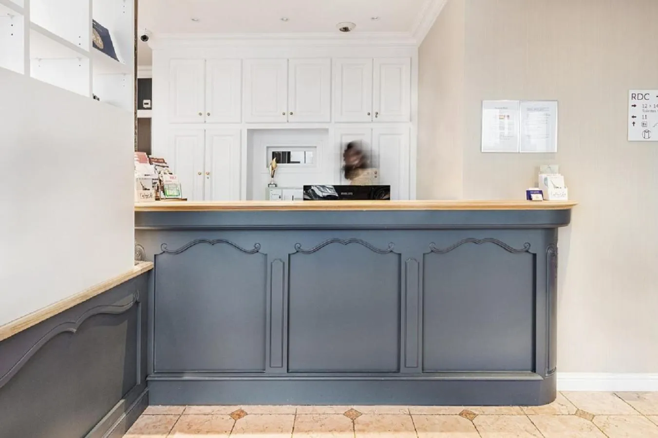 Lobby or reception in Courcelles Médéric