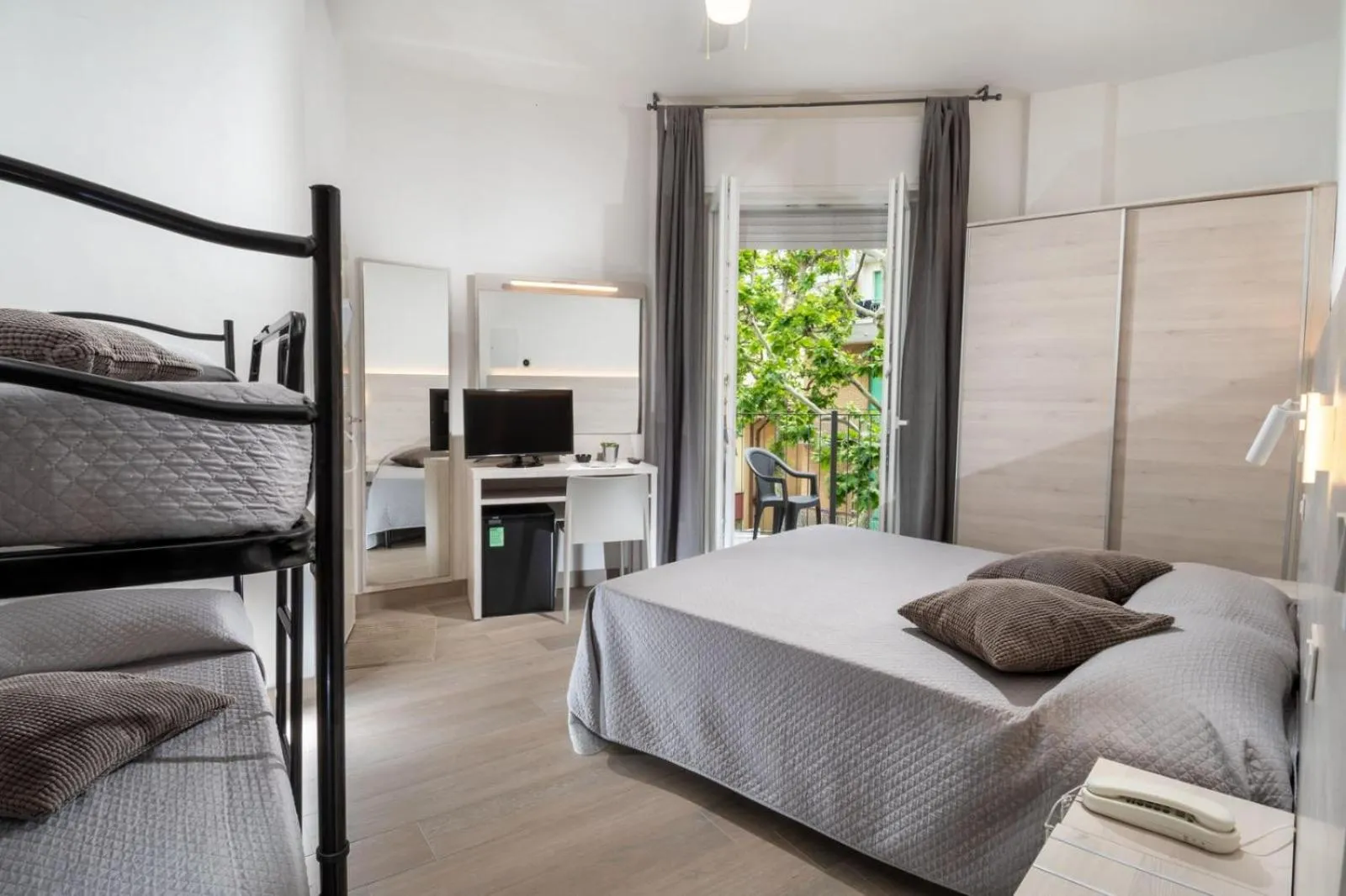 Bed in Hotel Anna Gabicce Mare