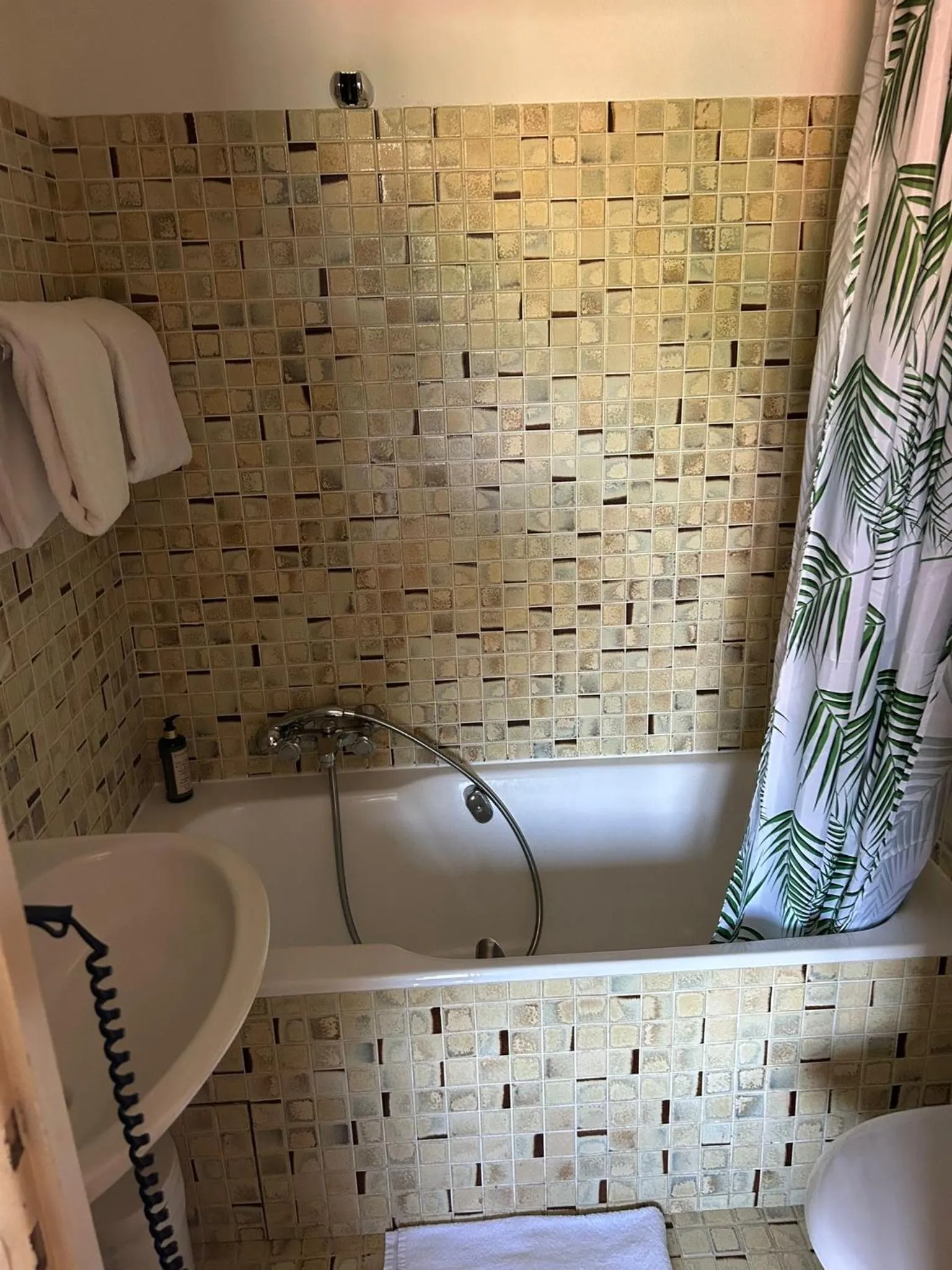 Public Bath in Hôtel Le Caprice Des Neiges Combloux