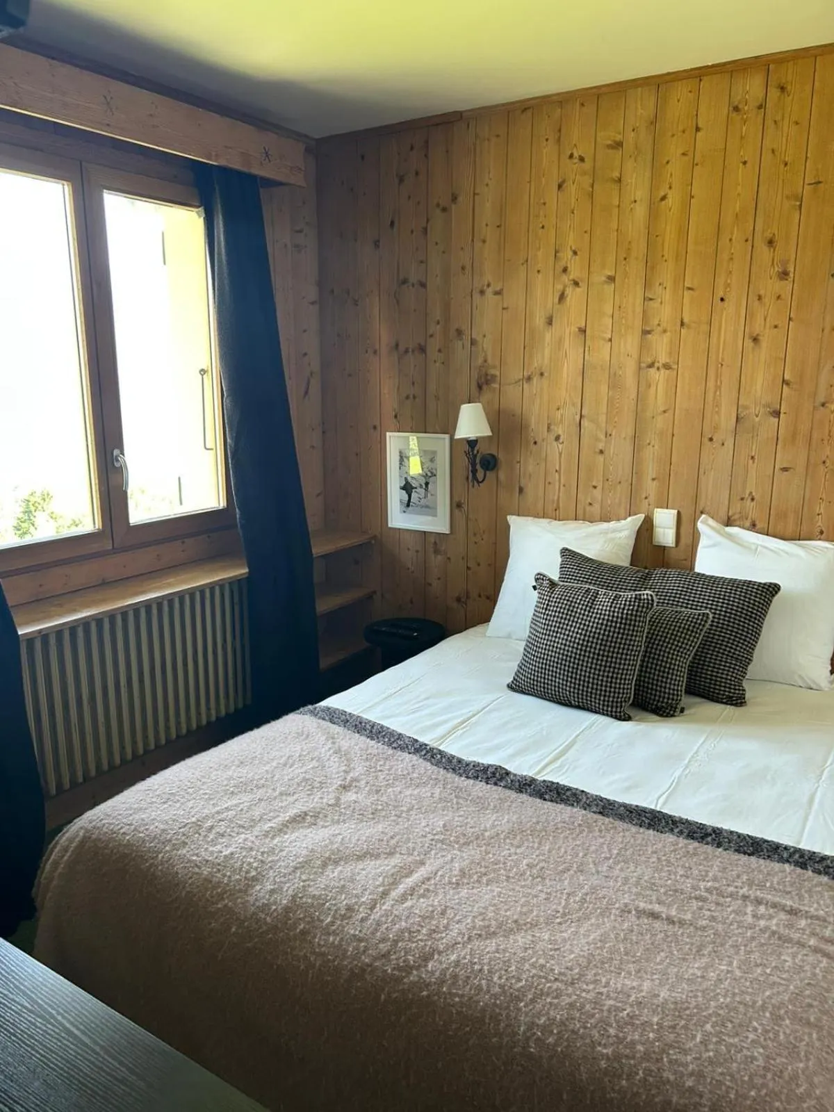 Photo of the whole room, Bed in Hôtel Le Caprice Des Neiges Combloux