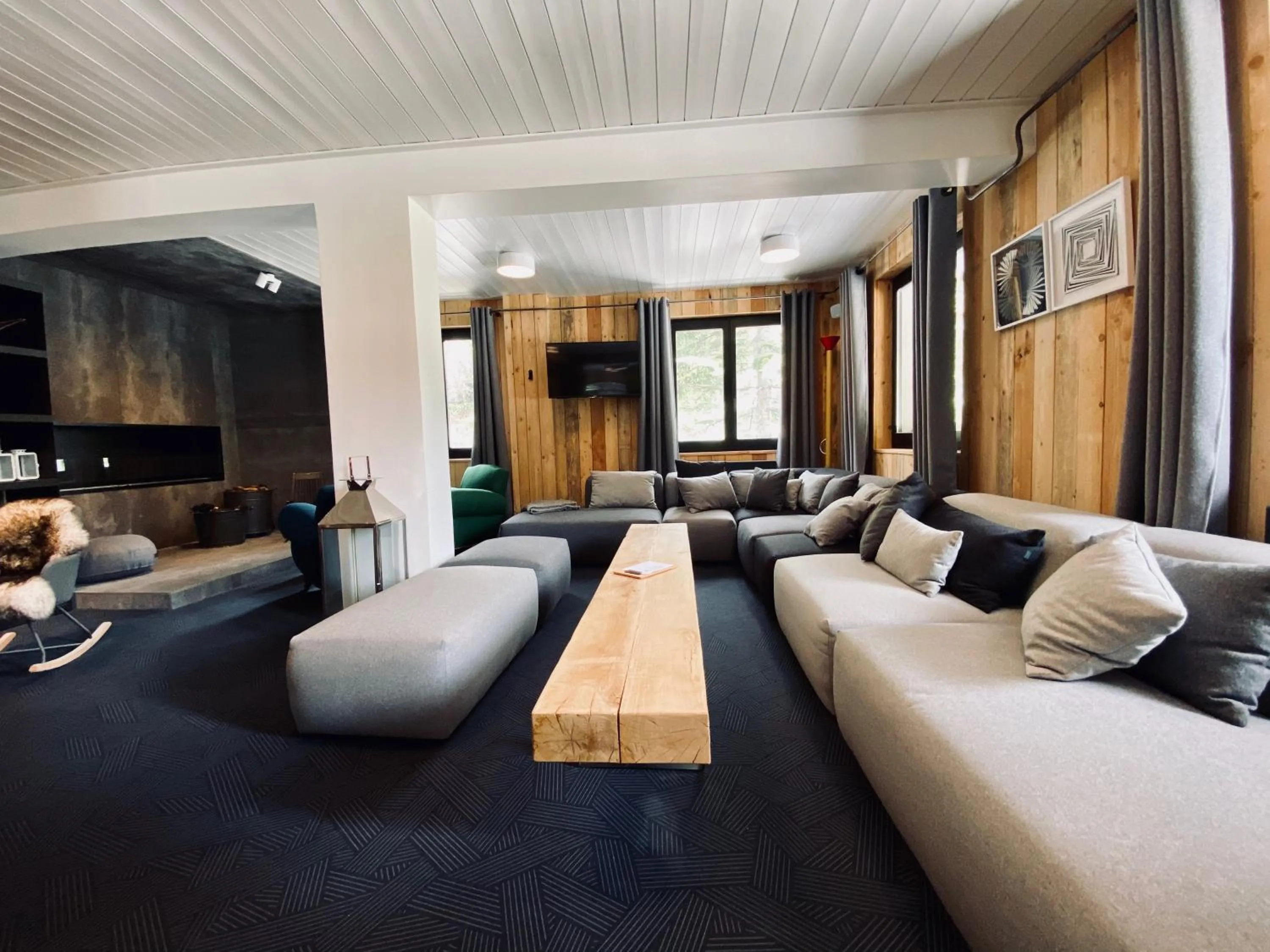 Lounge or bar in Hôtel 16 | 150 Montagne & Spa Nuxe