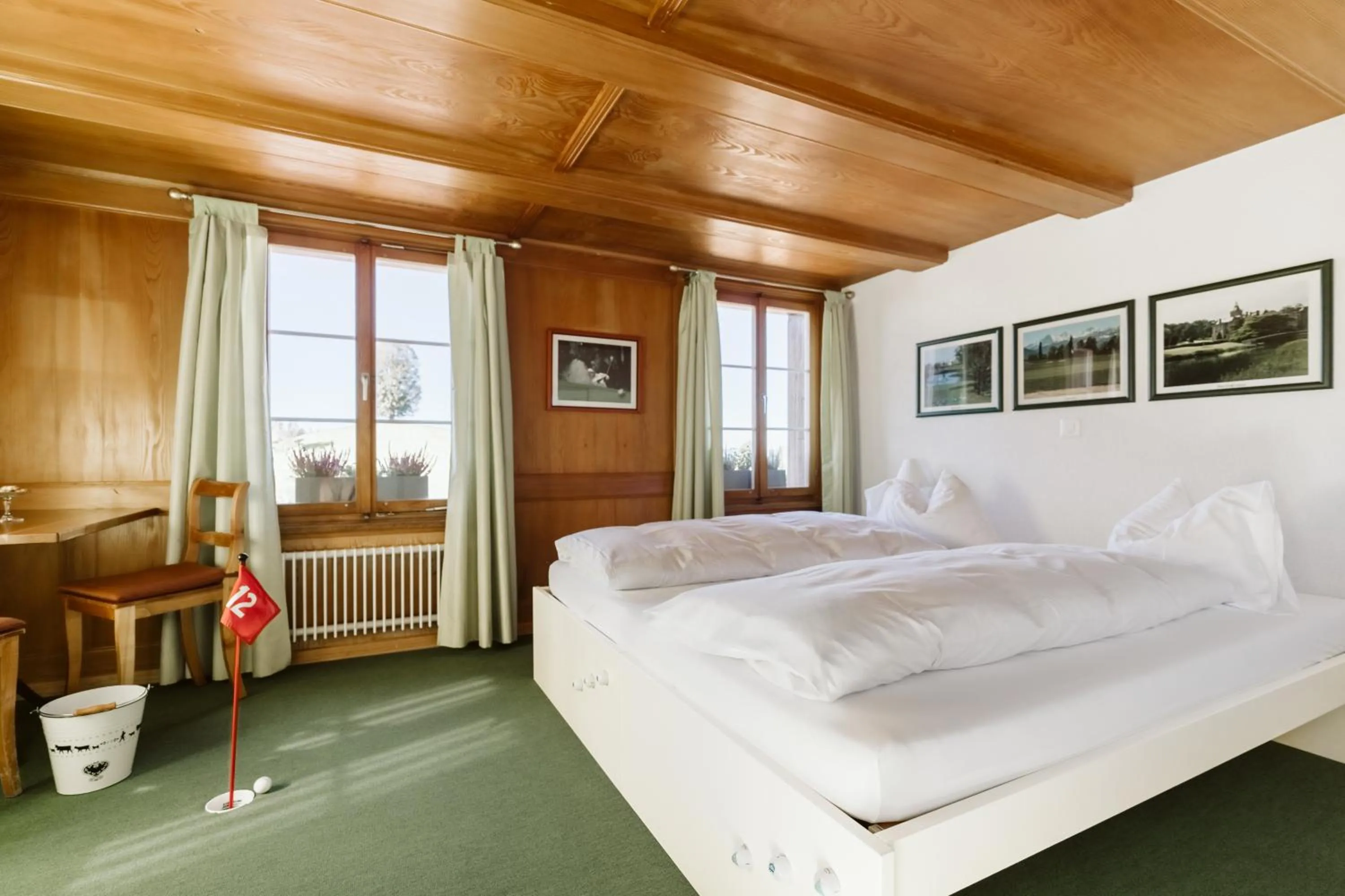 Bed in Landgasthof und Seminarhotel Lueg