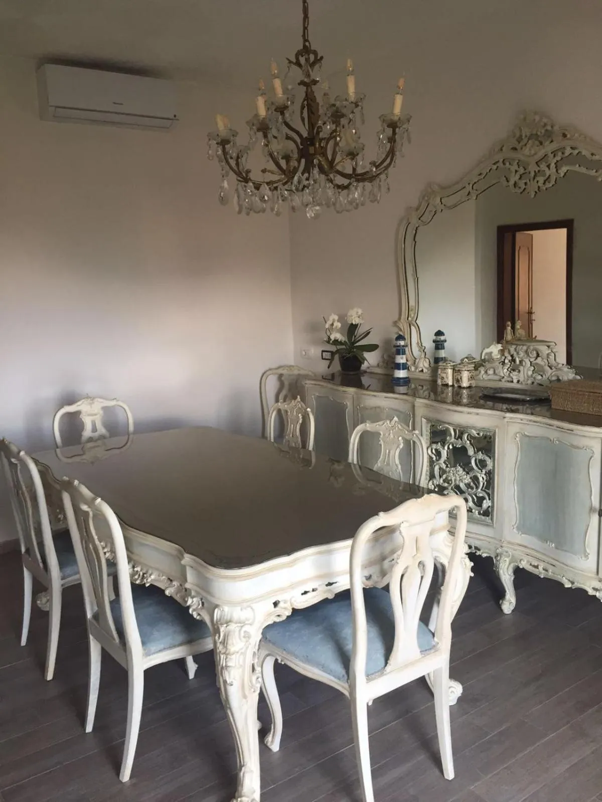 Communal lounge/ TV room in B.E.A. Maison