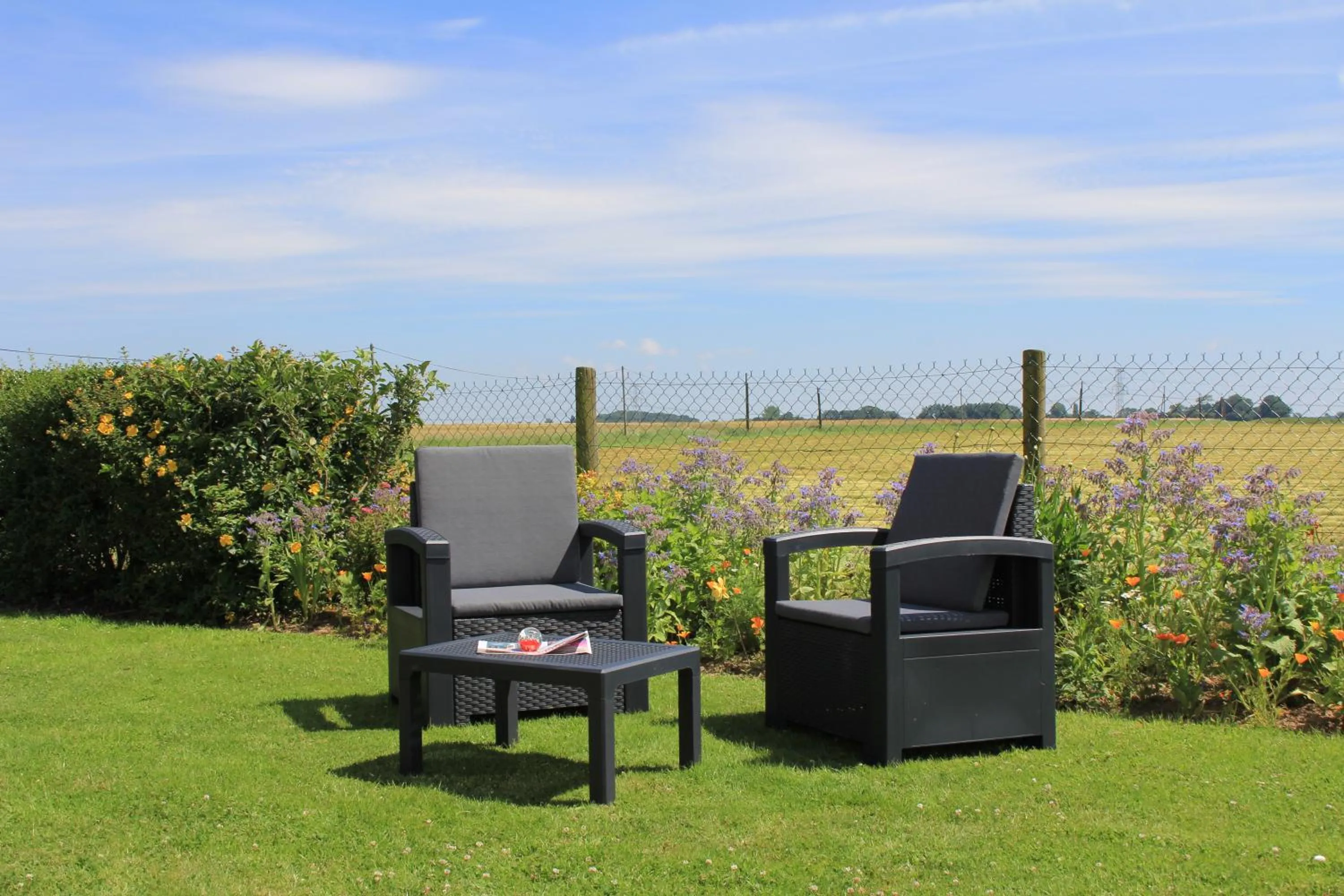 Patio in Chambre D'hotes Le Clos Fleuri