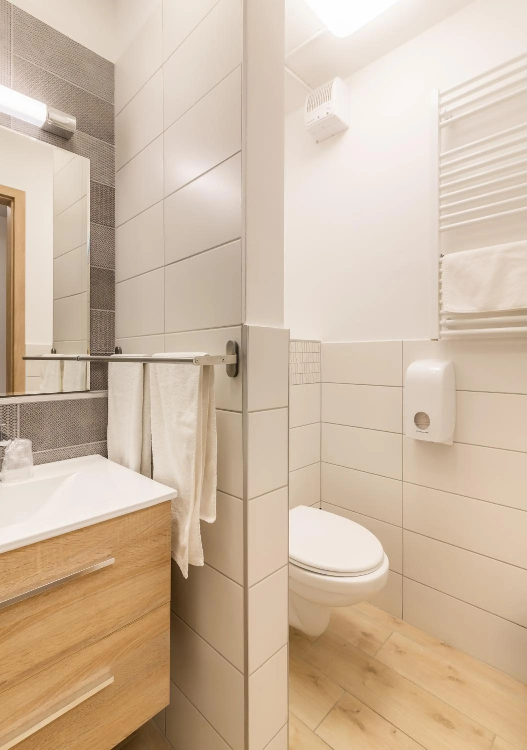 Bathroom in 171 Hotel Hegyeshalom