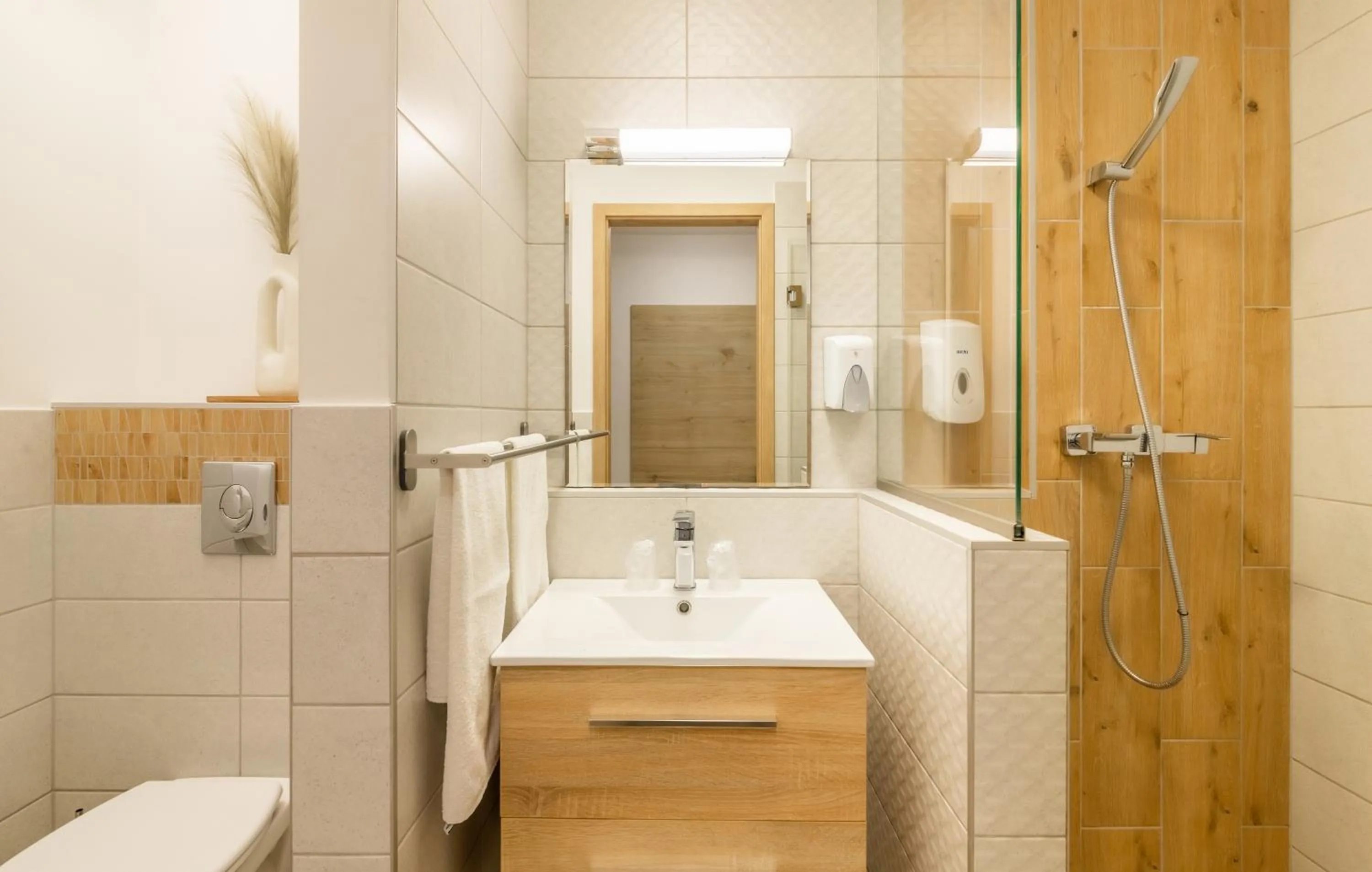 Bathroom in 171 Hotel Hegyeshalom