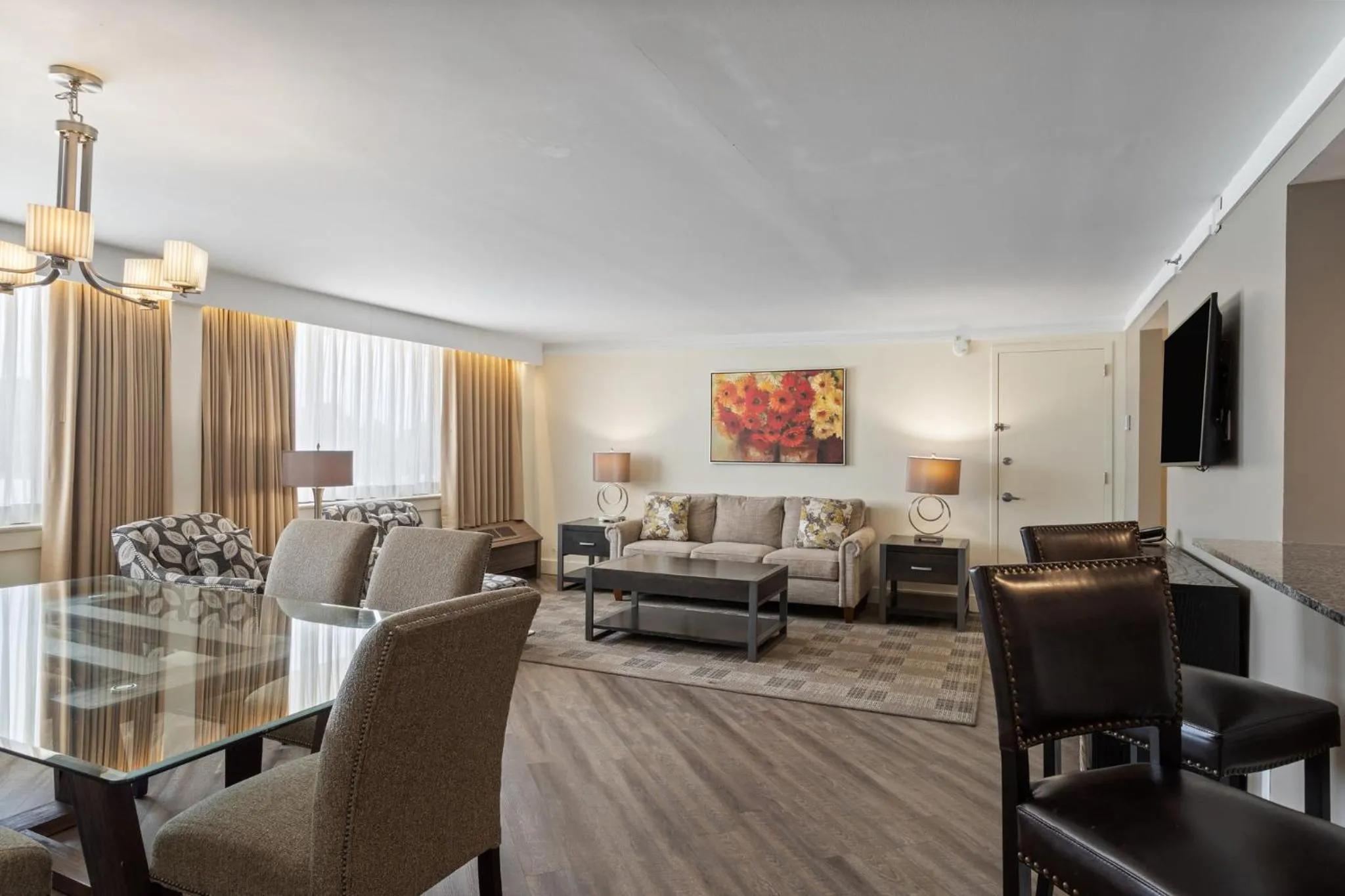 Photo of the whole room in Crowne Plaza Executive Center Baton Rouge by IHG