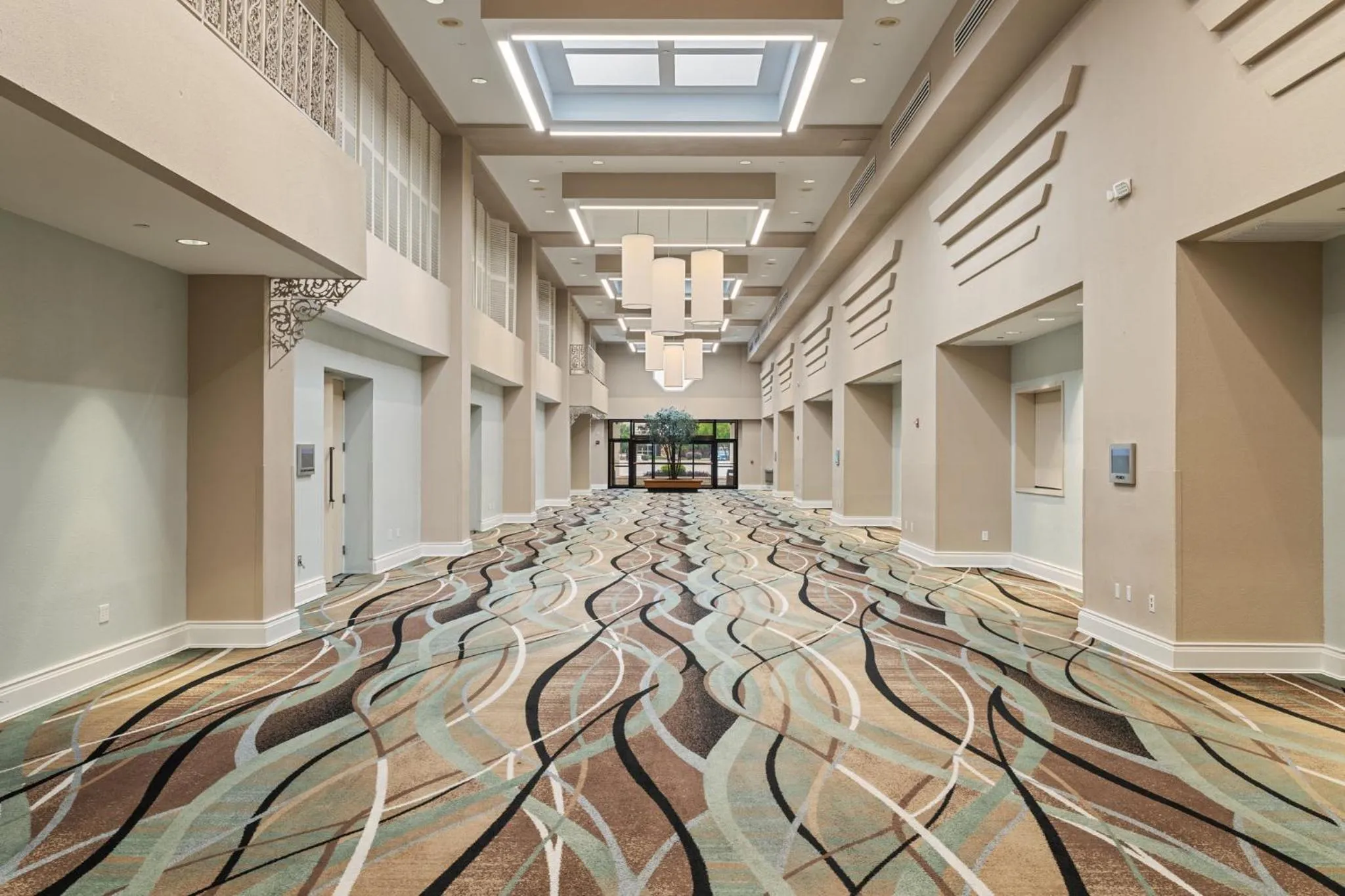 Meeting/conference room in Crowne Plaza Executive Center Baton Rouge by IHG